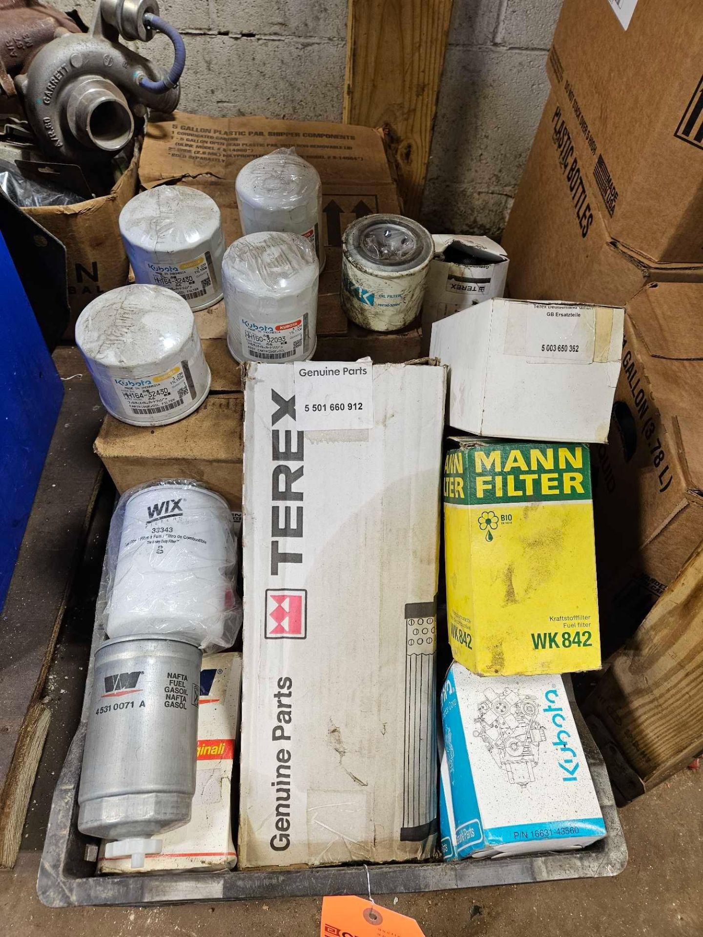 Assorted Air/Oil Filters