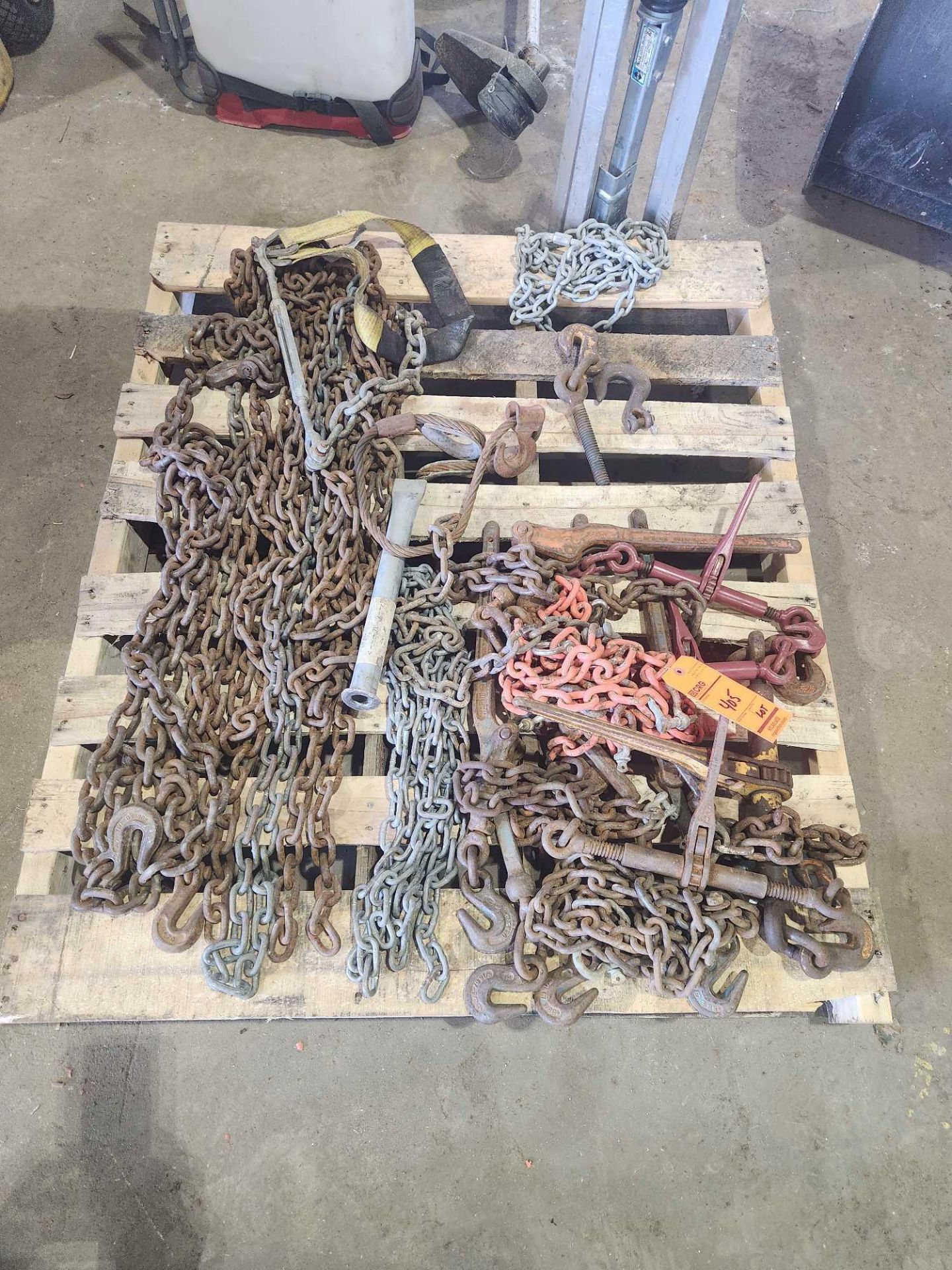 Assorted Chains & Chain Binders