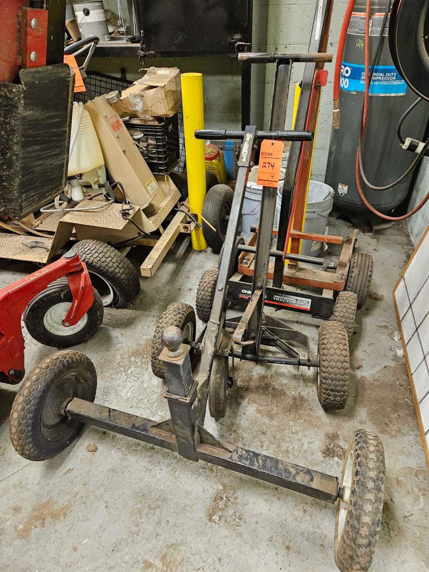 Assorted Manual Tractor Lifts