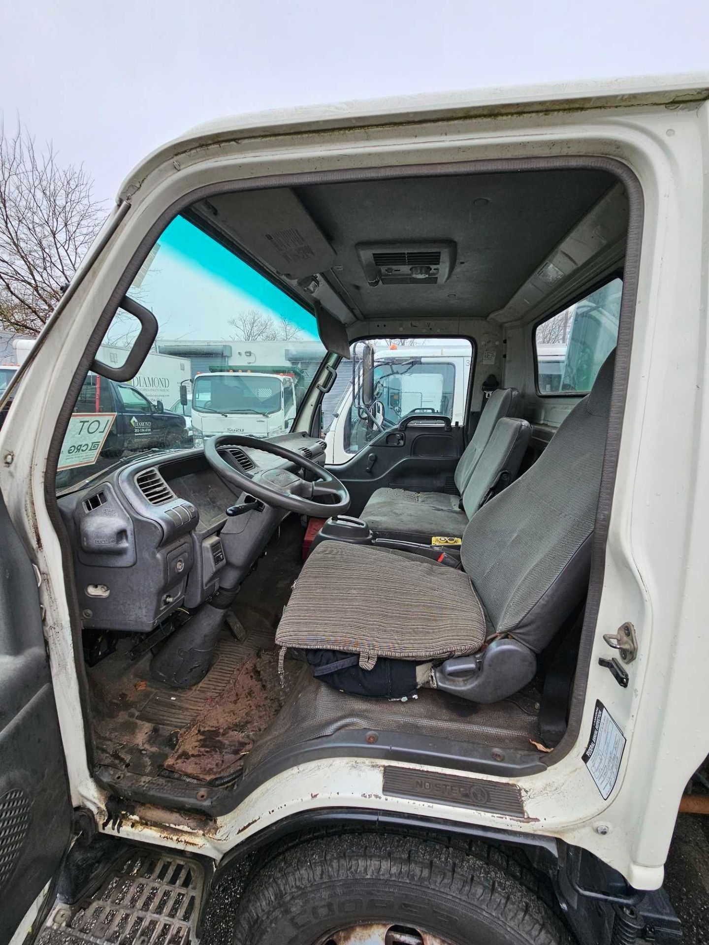 1995 Isuzu NPR Diesel Dump Truck - Image 4 of 6