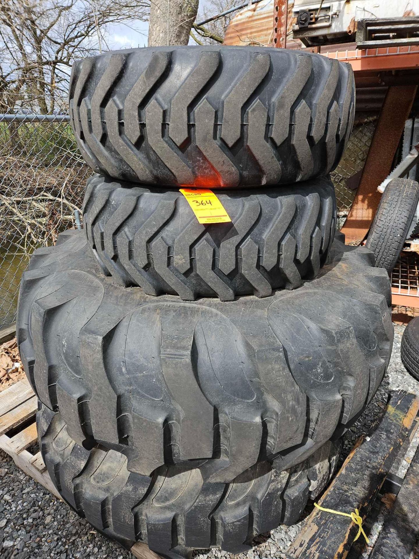 Lot Kubota Tires