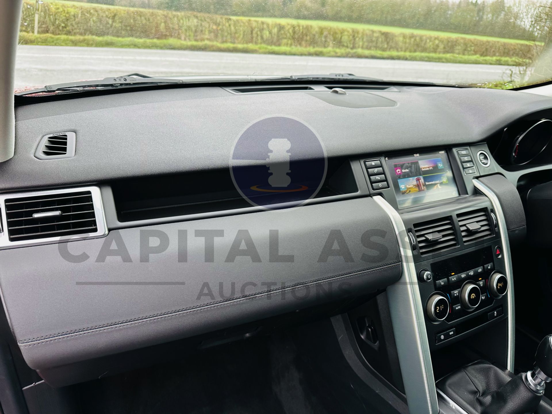 LAND ROVER DISCOVERY SPORT "SE TECH" AUTO-START/STOP 18 REG - LEATHER - SAT NAV - LOOK!! - Image 23 of 42