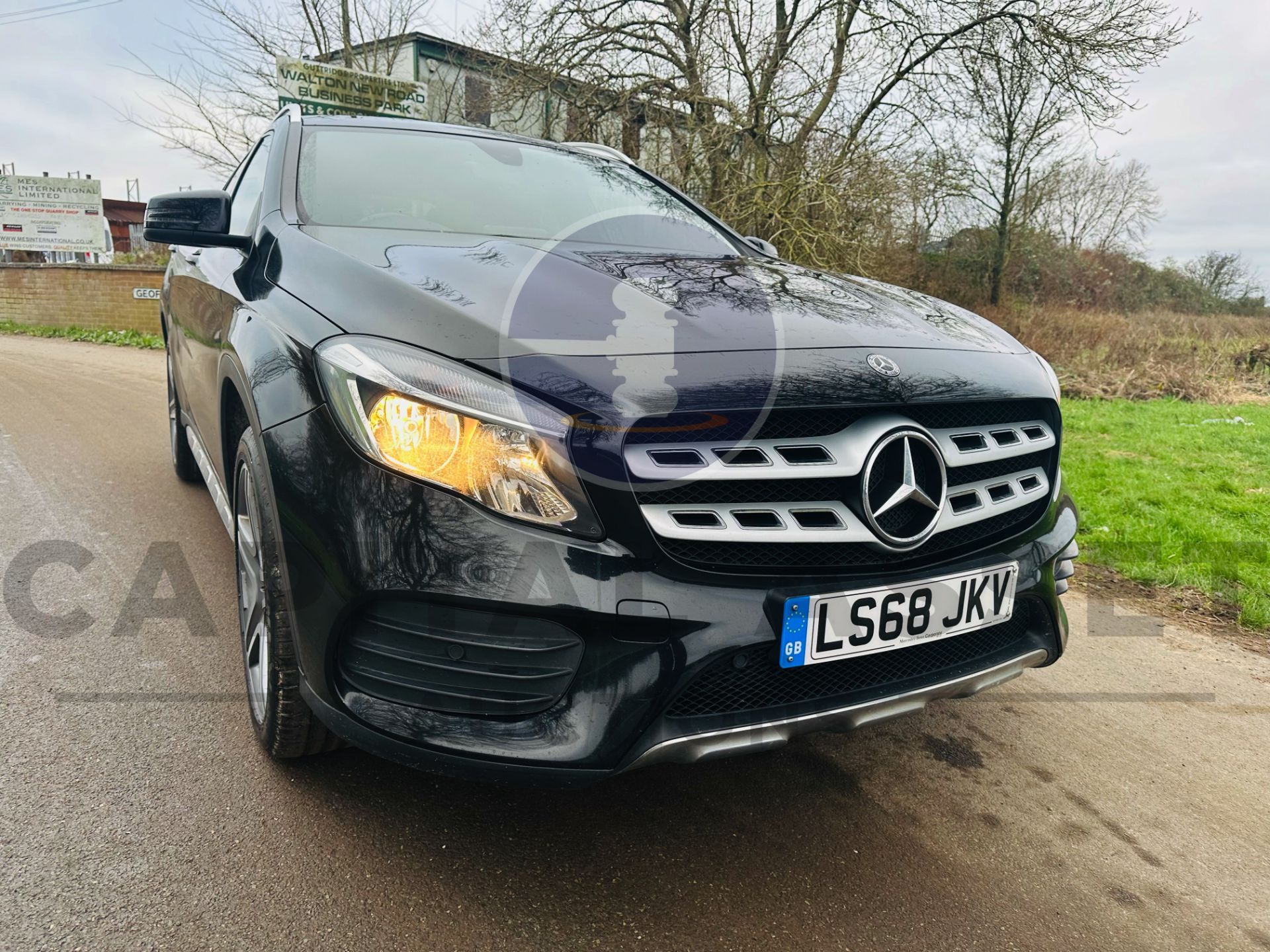 (On Sale) MERCEDES-BENZ GLA 200 *AMG LINE* 5 DOOR SUV (2019 - EURO 6) AUTO STOP/START (1 OWNER) - Image 3 of 40