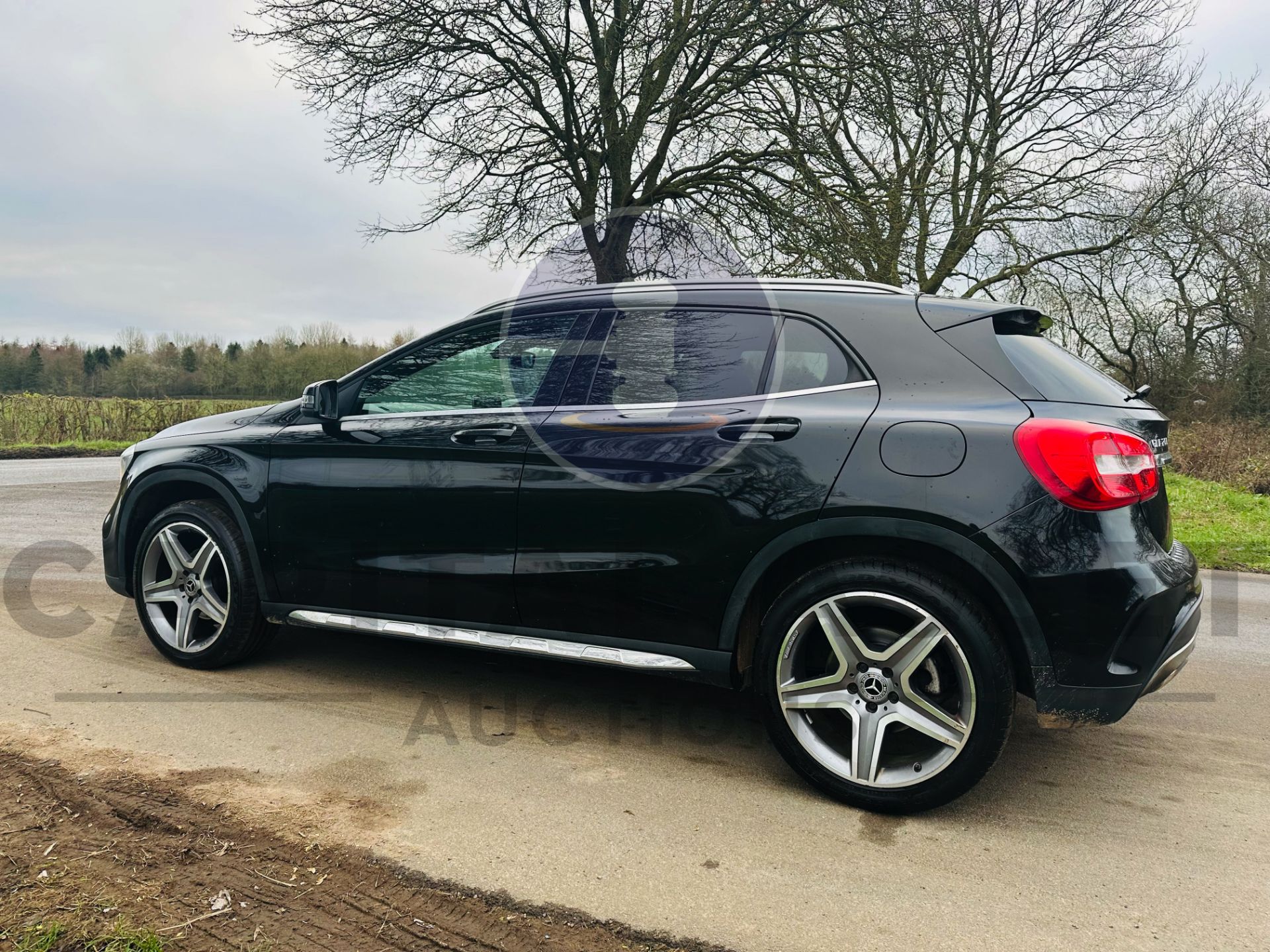 (On Sale) MERCEDES-BENZ GLA 200 *AMG LINE* 5 DOOR SUV (2019 - EURO 6) AUTO STOP/START (1 OWNER) - Image 9 of 40