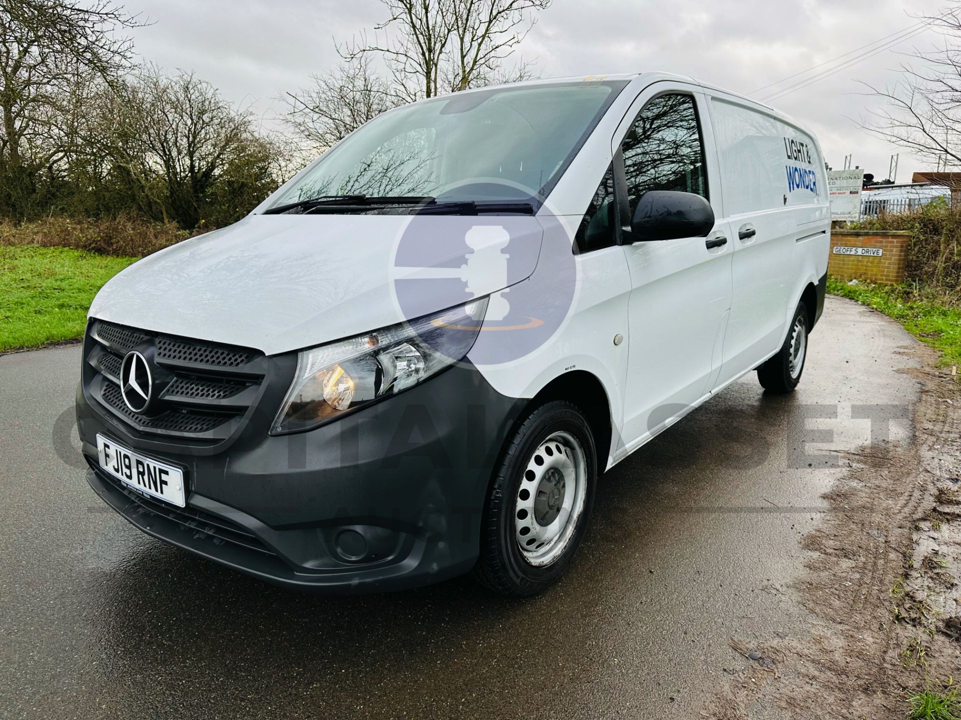 MERCEDES-BENZ VITO 114 CDI *BLUETEC* AUTOMATIC - 19 REG - ONLY 71K MILES - AIR CON - ULEZ COMPLAINT - Image 6 of 36