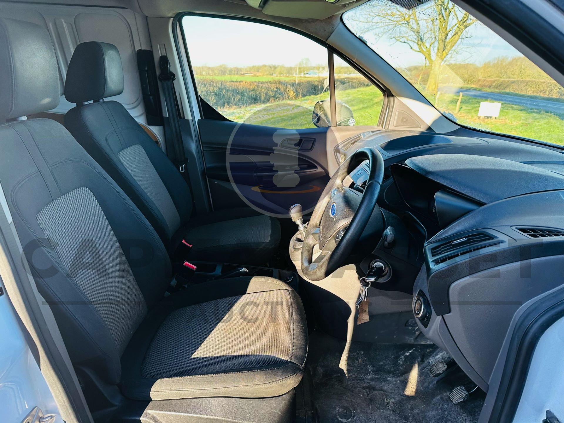 FORD TRANSIT CONNECT 1.5TDCI - 5 SEATER CREW VAN - 2019 MODEL - 1 OWNER FROM NEW - ULEZ COMPLIANT! - Image 21 of 32