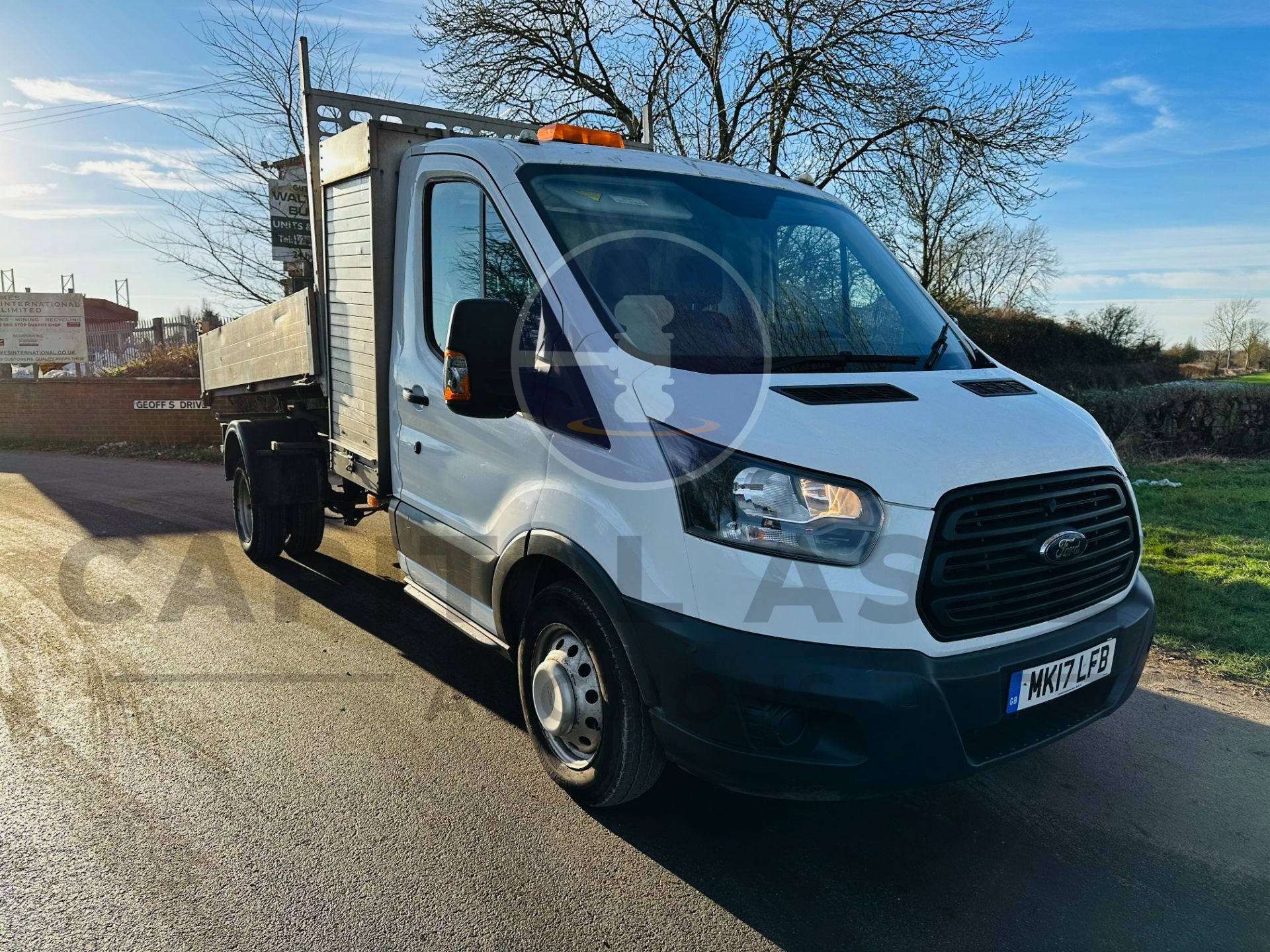 FORD TRANSIT 2.2 TDCI (350) ECOBLUE *TWIN REAR WHEELER / TIPPER TRUCK* - 17 REG - EURO 6 - LOW MILES - Image 2 of 24