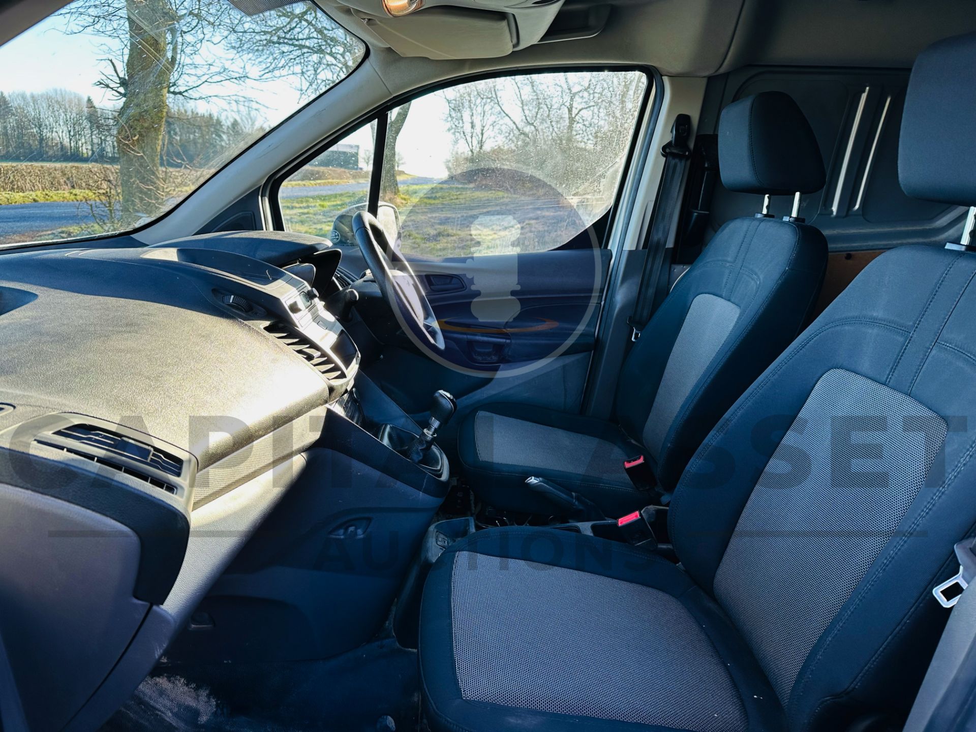 (ON SALE) FORD TRANSIT CONNECT 1.5 Tdci LWB 5 SEAT CREW VAN "EURO 6" - AIR CON - SILVER - 19 REG - Image 14 of 29