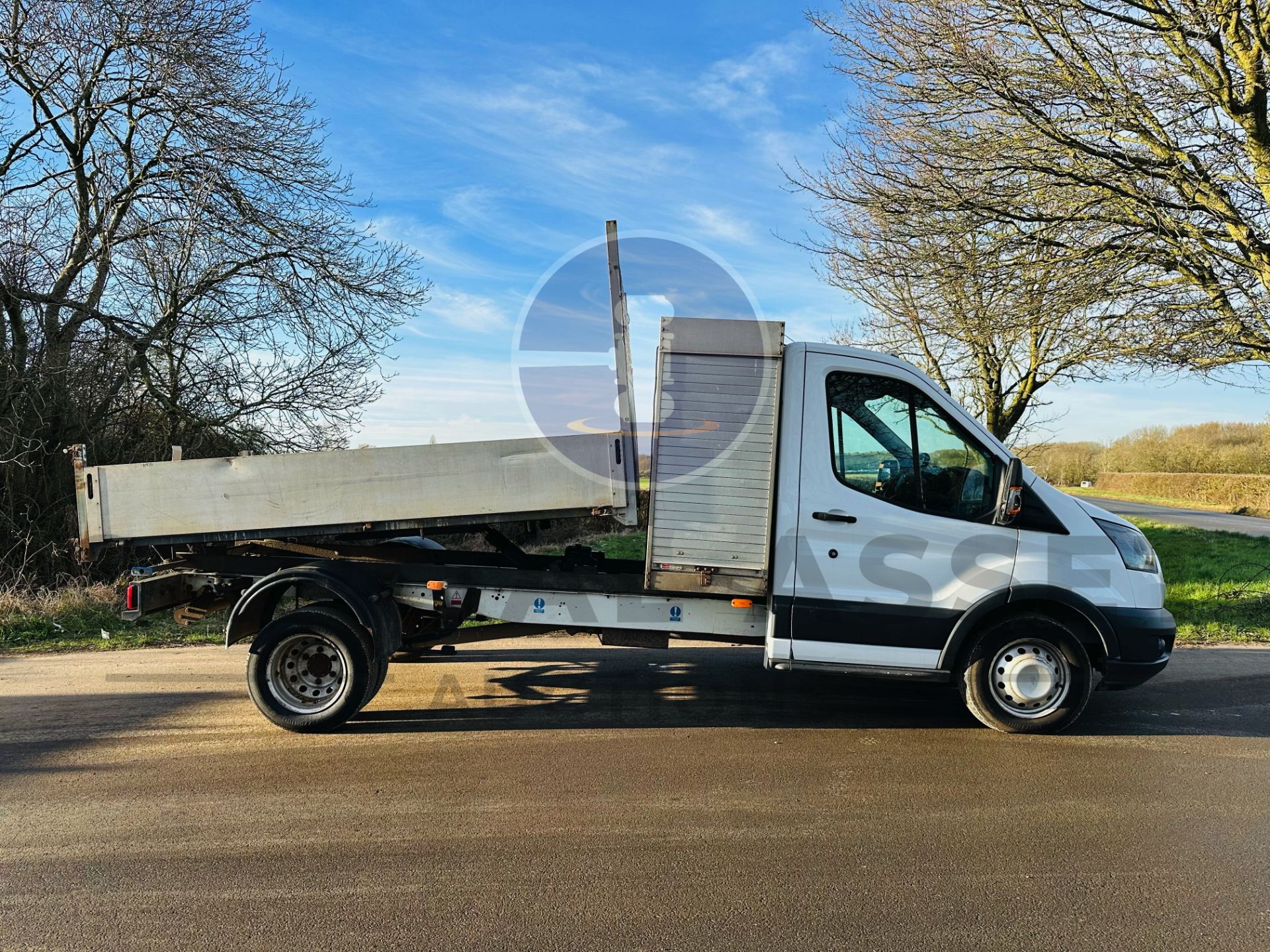 FORD TRANSIT 2.2 TDCI (350) ECOBLUE *TWIN REAR WHEELER / TIPPER TRUCK* - 17 REG - EURO 6 - LOW MILES - Image 10 of 24