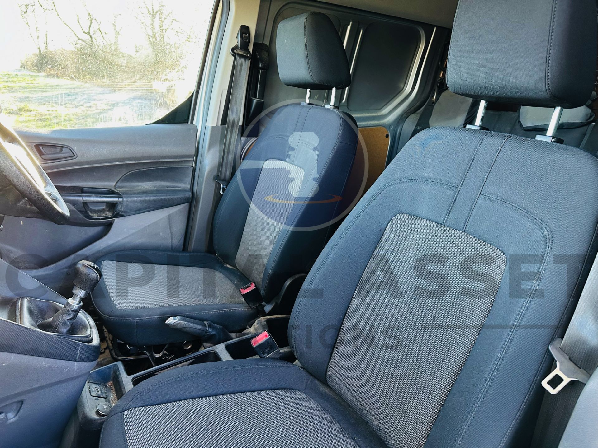 (ON SALE) FORD TRANSIT CONNECT 1.5 Tdci LWB 5 SEAT CREW VAN "EURO 6" - AIR CON - SILVER - 19 REG - Image 15 of 29