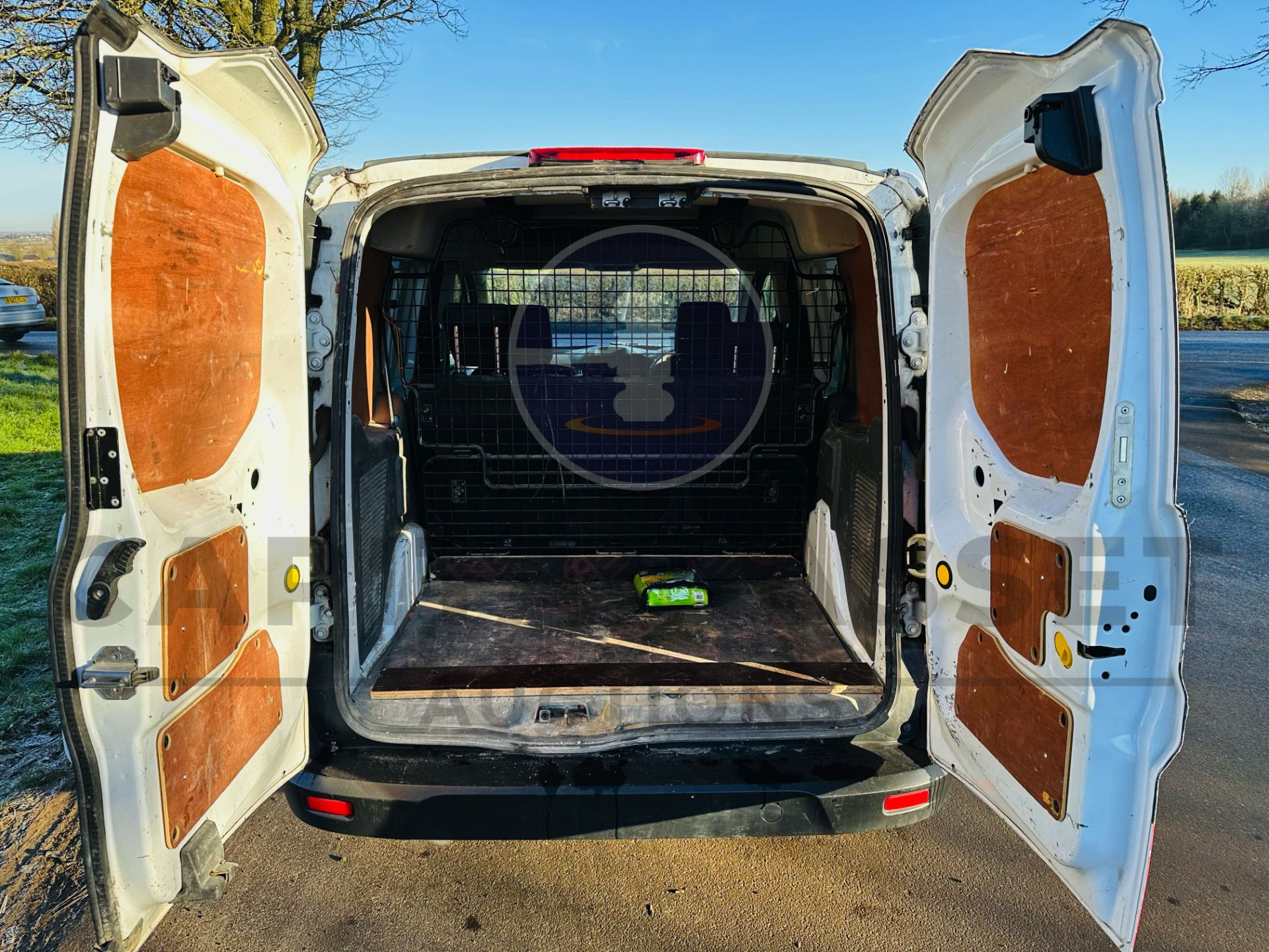 FORD TRANSIT CONNECT 1.5TDCI - 5 SEATER CREW VAN - 2019 MODEL - 1 OWNER FROM NEW - ULEZ COMPLIANT! - Image 14 of 32