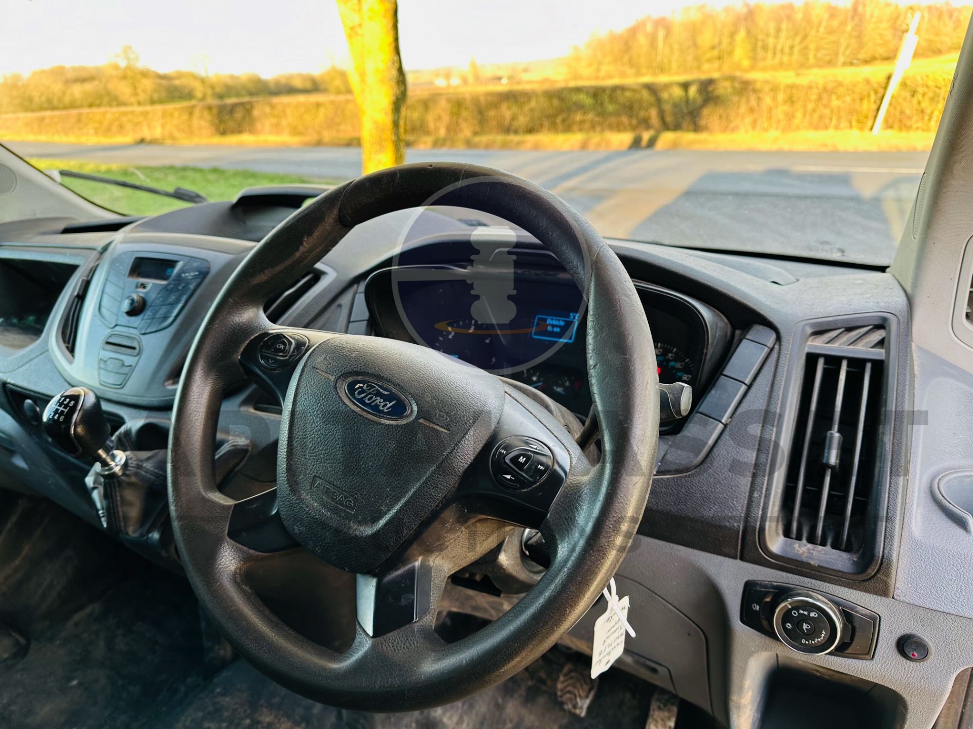 FORD TRANSIT 2.2 TDCI (350) ECOBLUE *TWIN REAR WHEELER / TIPPER TRUCK* - 17 REG - EURO 6 - LOW MILES - Image 16 of 24