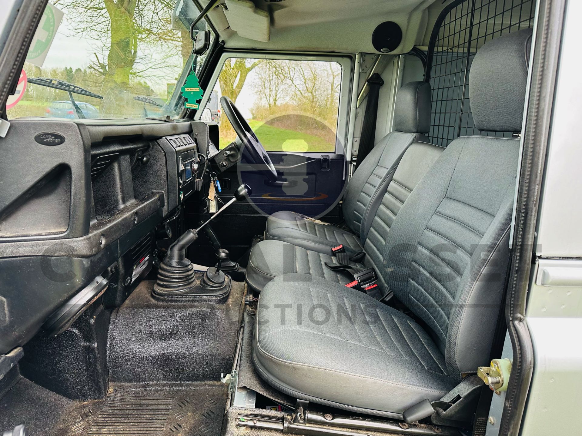 (On Sale) LAND ROVER DEFENDER 110 *HARD TOP VAN* - 06 REG - SNORKEL - MEDIA PLAYER!!! - Image 12 of 20