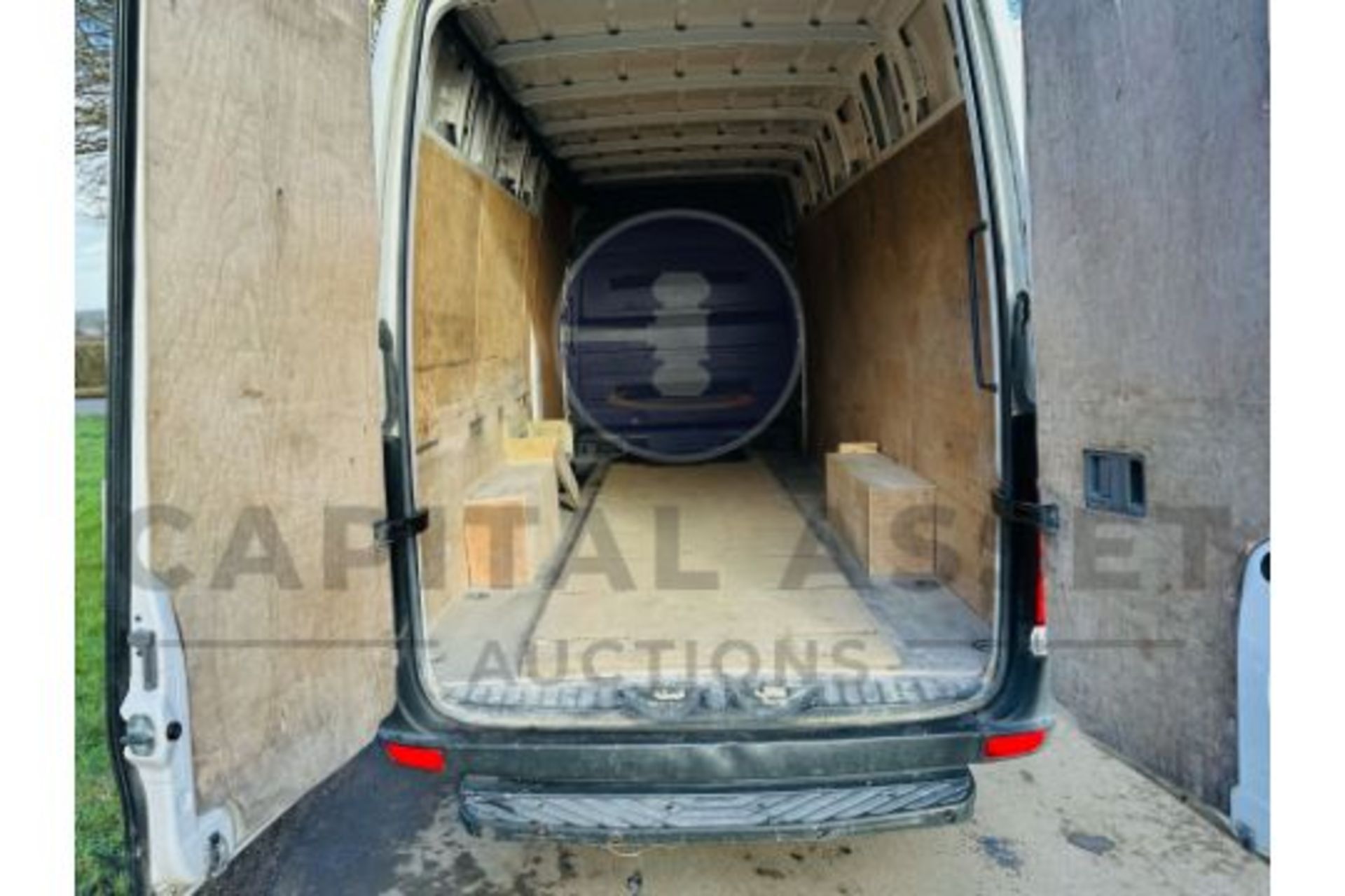 (ON SALE) VOLKSWAGEN CRAFTER 2.0TDI (140) LONG WHEEL BASE - 2017 REG - EURO 6 - AIR CON - LOOK!! - Image 10 of 31