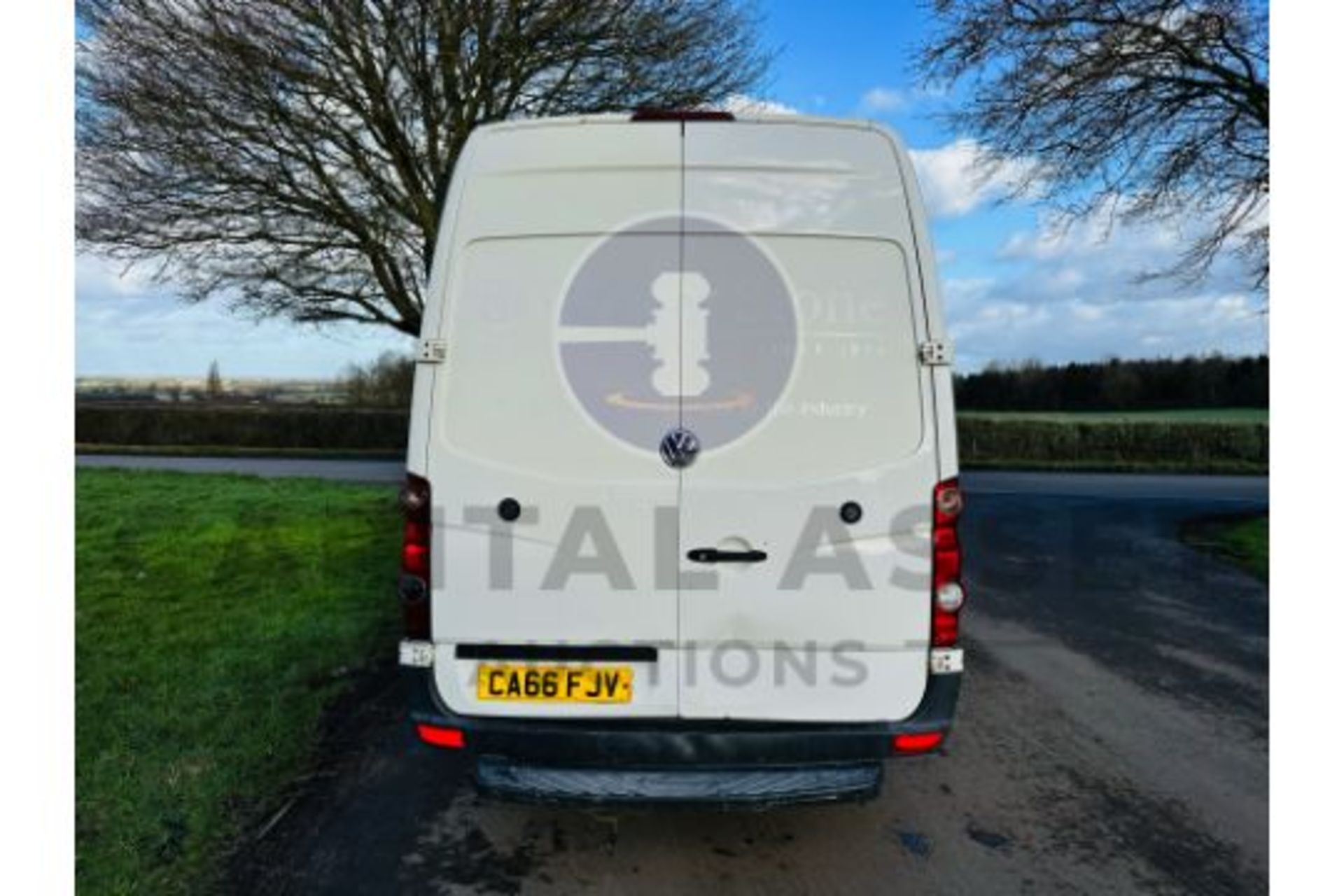 (ON SALE) VOLKSWAGEN CRAFTER 2.0TDI (140) LONG WHEEL BASE - 2017 REG - EURO 6 - AIR CON - LOOK!! - Image 7 of 31