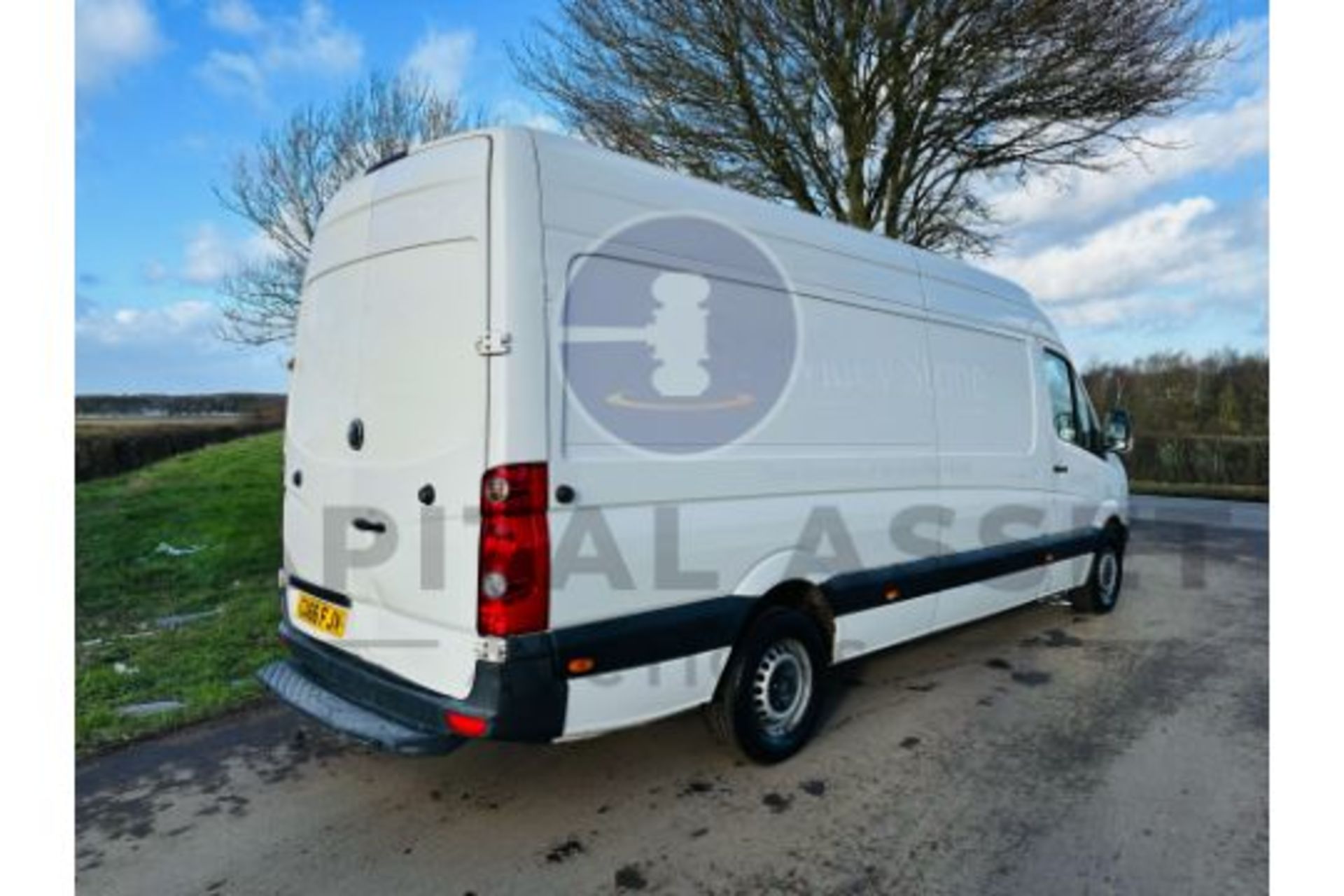 (ON SALE) VOLKSWAGEN CRAFTER 2.0TDI (140) LONG WHEEL BASE - 2017 REG - EURO 6 - AIR CON - LOOK!! - Image 8 of 31