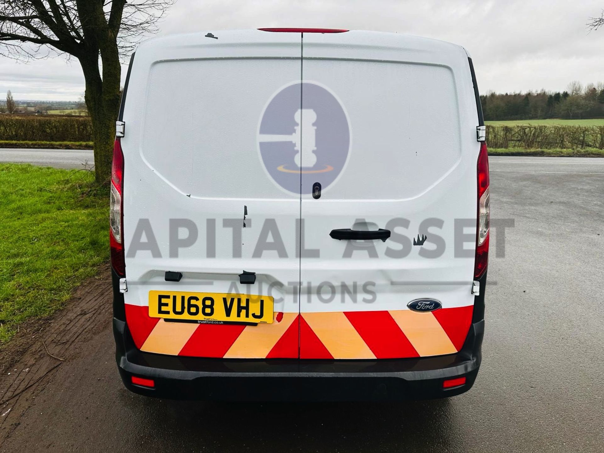 (ON SALE )FORD TRANSIT CONNECT 1.5TDCI (100) 5 SEATER DUALINER / CREW VAN (2019 MODEL) 1 OWNER - Image 10 of 29