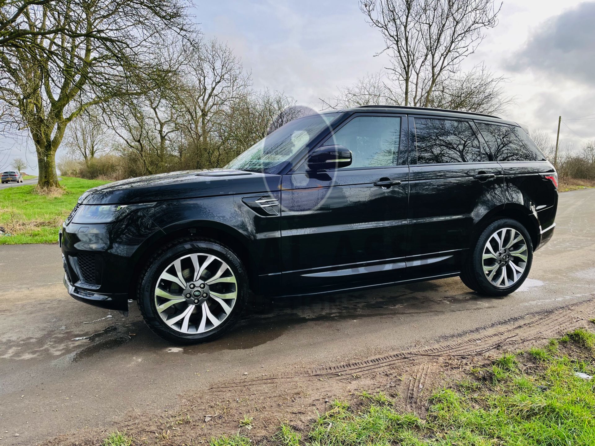 RANGE ROVER "HSE BLACK EDITION" DIESEL - "AUTO" (18 REG-NEW MODEL) ONLY 66K MILES FLRSH - NO VAT!! - Image 7 of 49