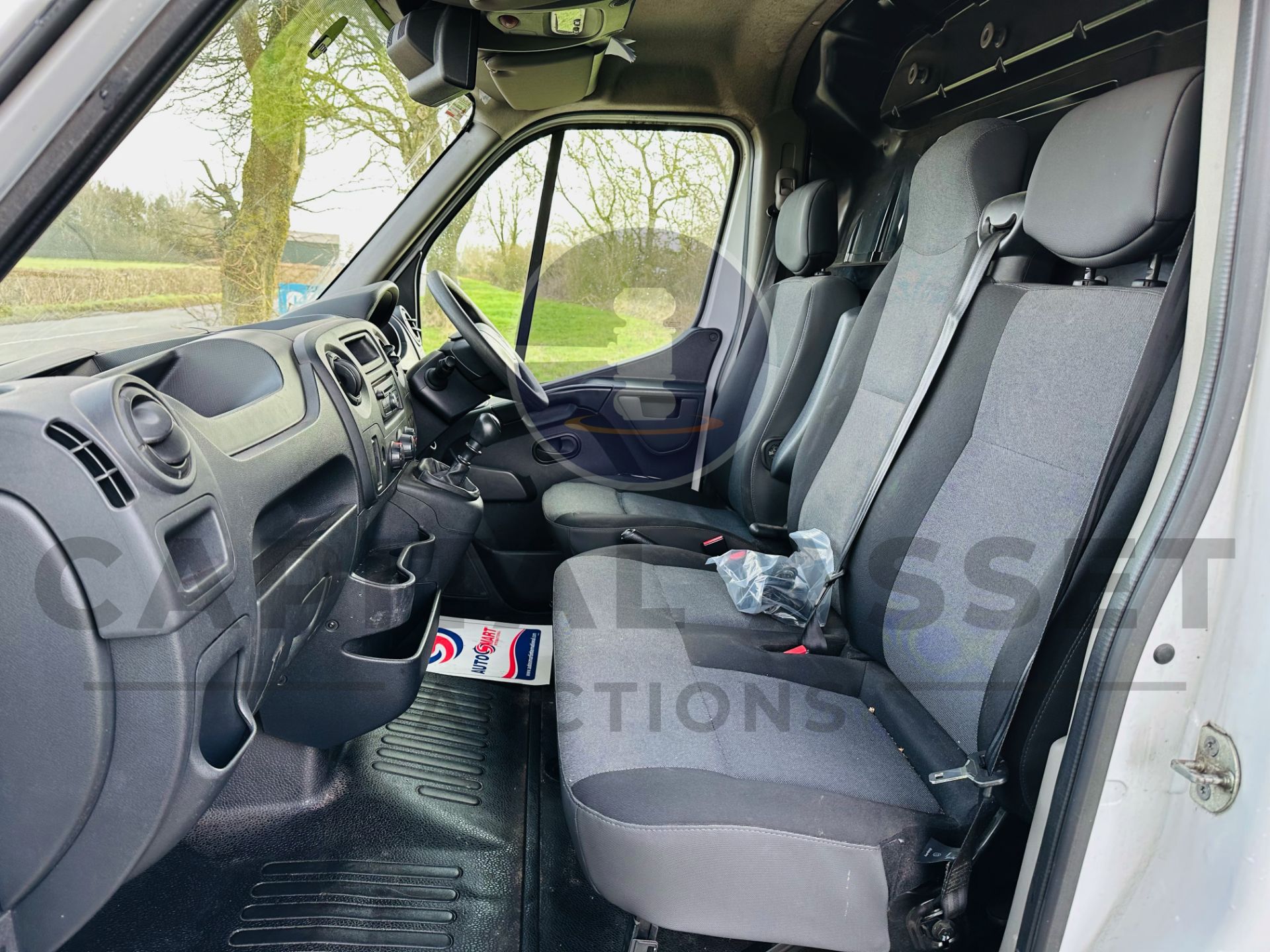 RENAULT MASTER *BUSINESS ENERGY* LWB EXTRA HI-ROOF (2019 - EURO 6) 2.3 DCI - 145 BHP - 6 SPEED - Image 14 of 26