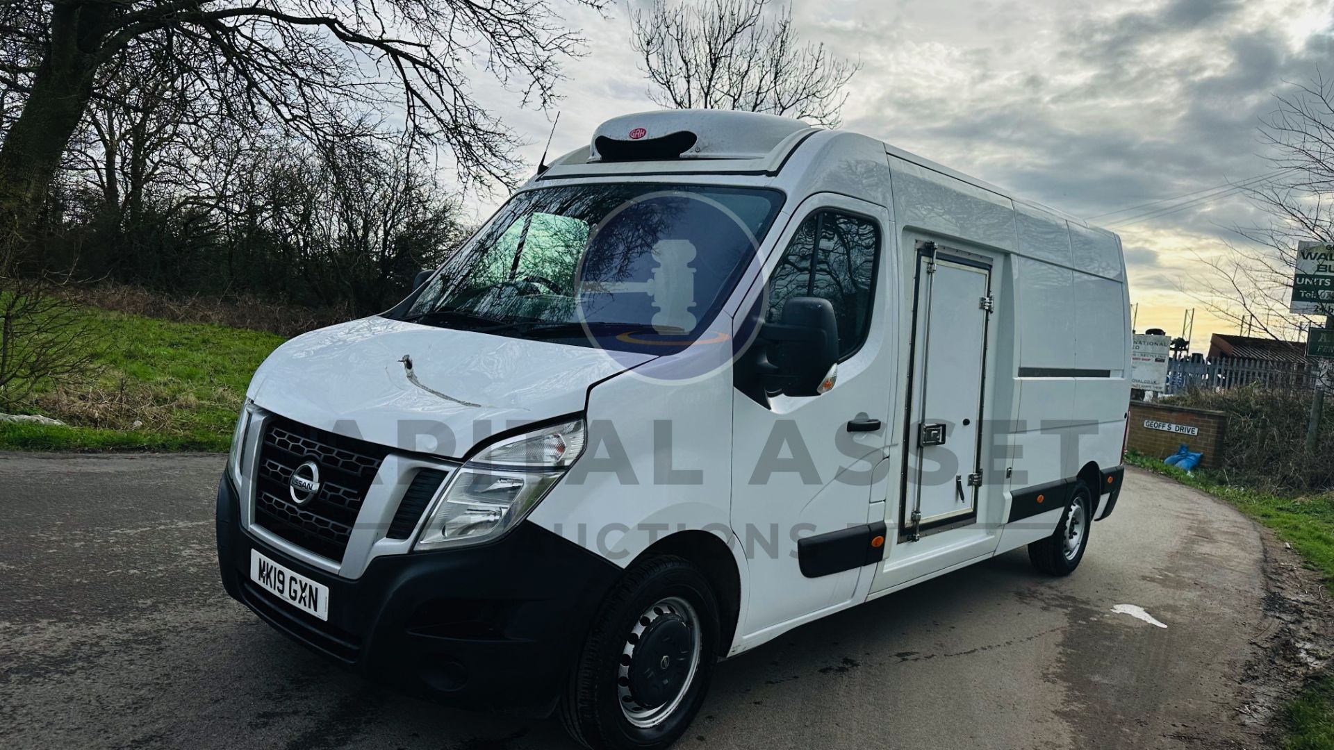 NISSAN NV400 SE *LWB - REFRIGERATED VAN* (2019 - EURO 6) 2.3 DCI - 6 SPEED *AIR CON* (1 OWNER) - Image 5 of 37