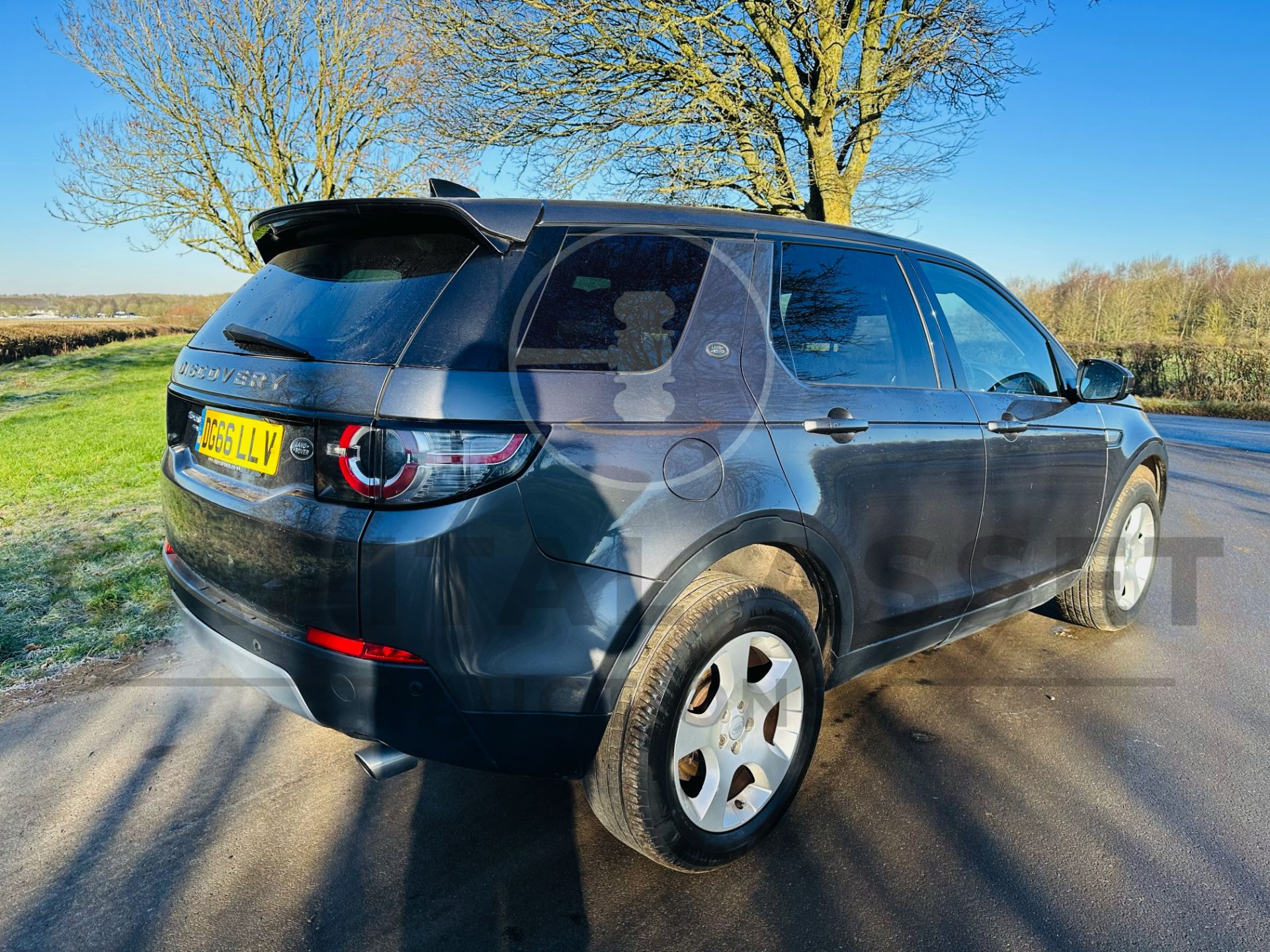 LAND ROVER DISCOVERY SPORT *HSE EDITION* 7 SEATER SUV (2017 - EURO 6) 2.0 TD4 - AUTO STOP/START - Image 9 of 32