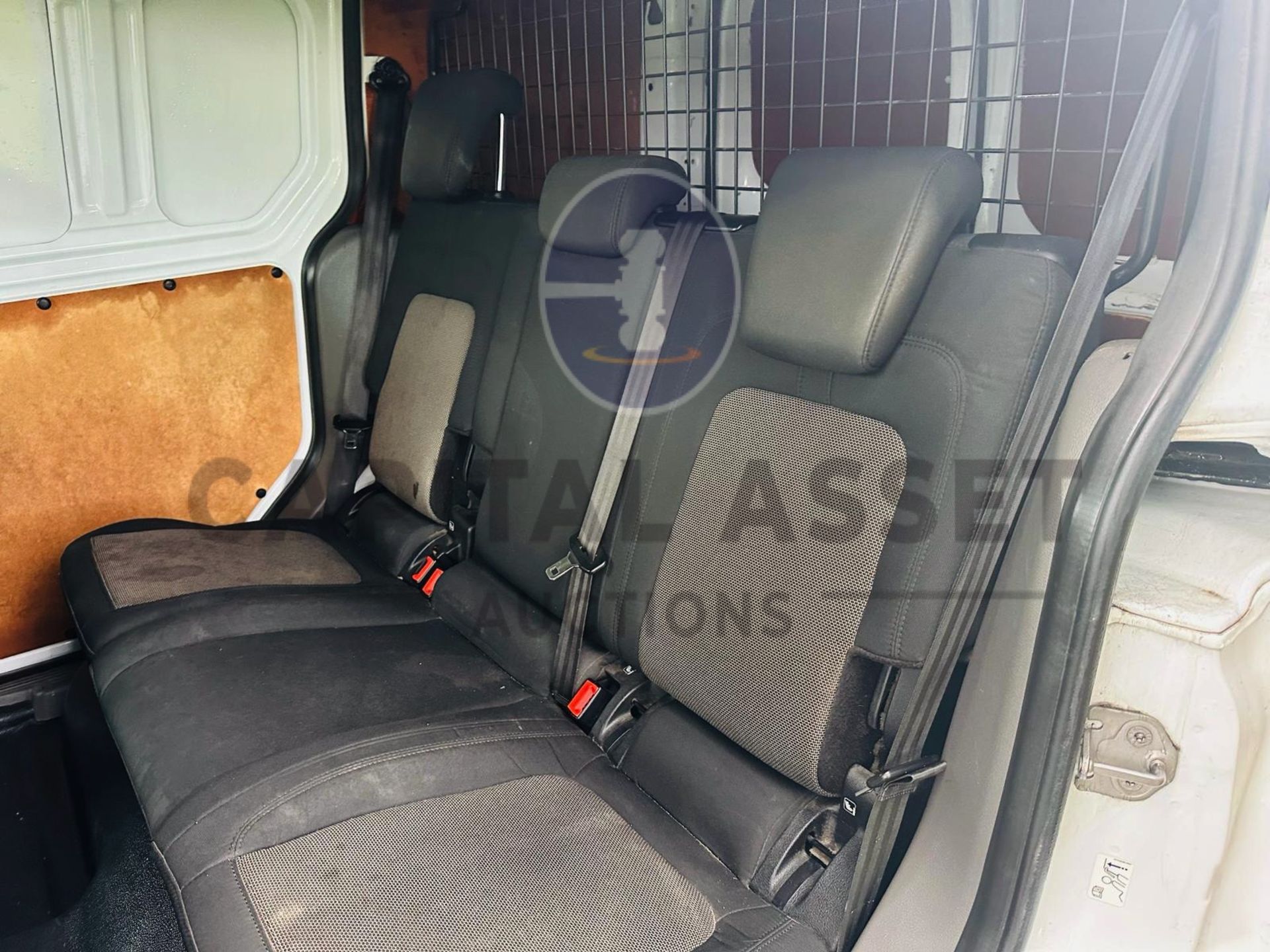 (ON SALE )FORD TRANSIT CONNECT 1.5TDCI (100) 5 SEATER DUALINER / CREW VAN (2019 MODEL) 1 OWNER - Image 28 of 29