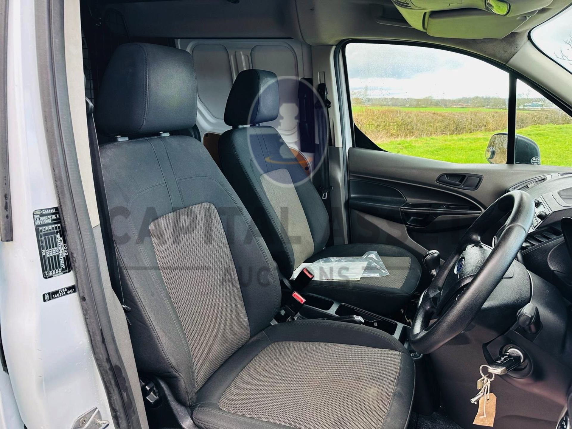 (ON SALE)FORD TRANSIT CONNECT 1.5TDI (100) 5 SEATER DUALINER / CREW VAN - EURO 6 - 2019 MODEL - - Image 11 of 25