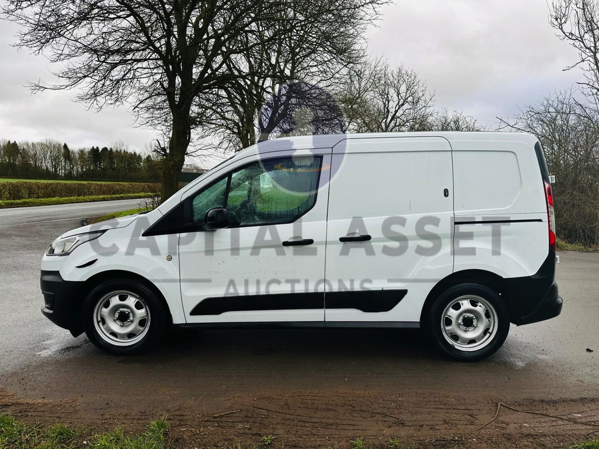 (ON SALE )FORD TRANSIT CONNECT 1.5TDCI (100) 5 SEATER DUALINER / CREW VAN (2019 MODEL) 1 OWNER - Image 8 of 29