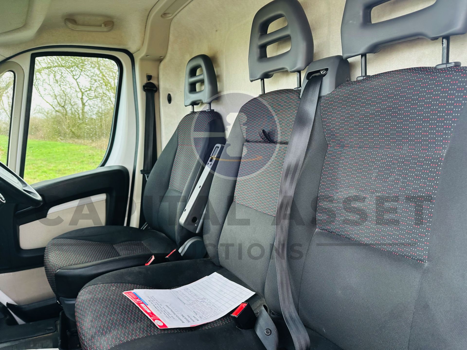 PEUGEOT BOXER *PROFESSIONAL* LWB HI-ROOF (2019 - EURO 6) 2.2 BLUE HDI - 6 SPEED *A/C* (1 OWNER) - Image 15 of 28