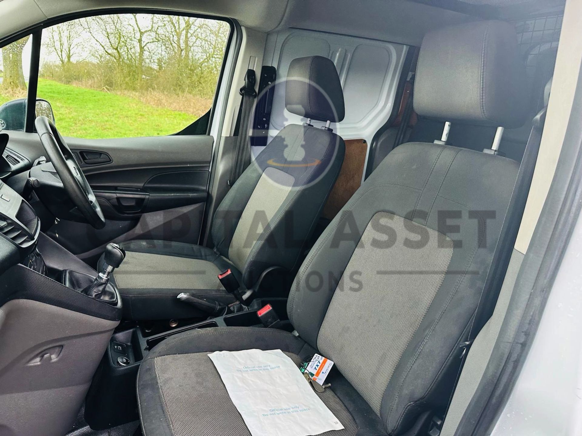 (ON SALE )FORD TRANSIT CONNECT 1.5TDCI (100) 5 SEATER DUALINER / CREW VAN (2019 MODEL) 1 OWNER - Image 23 of 29