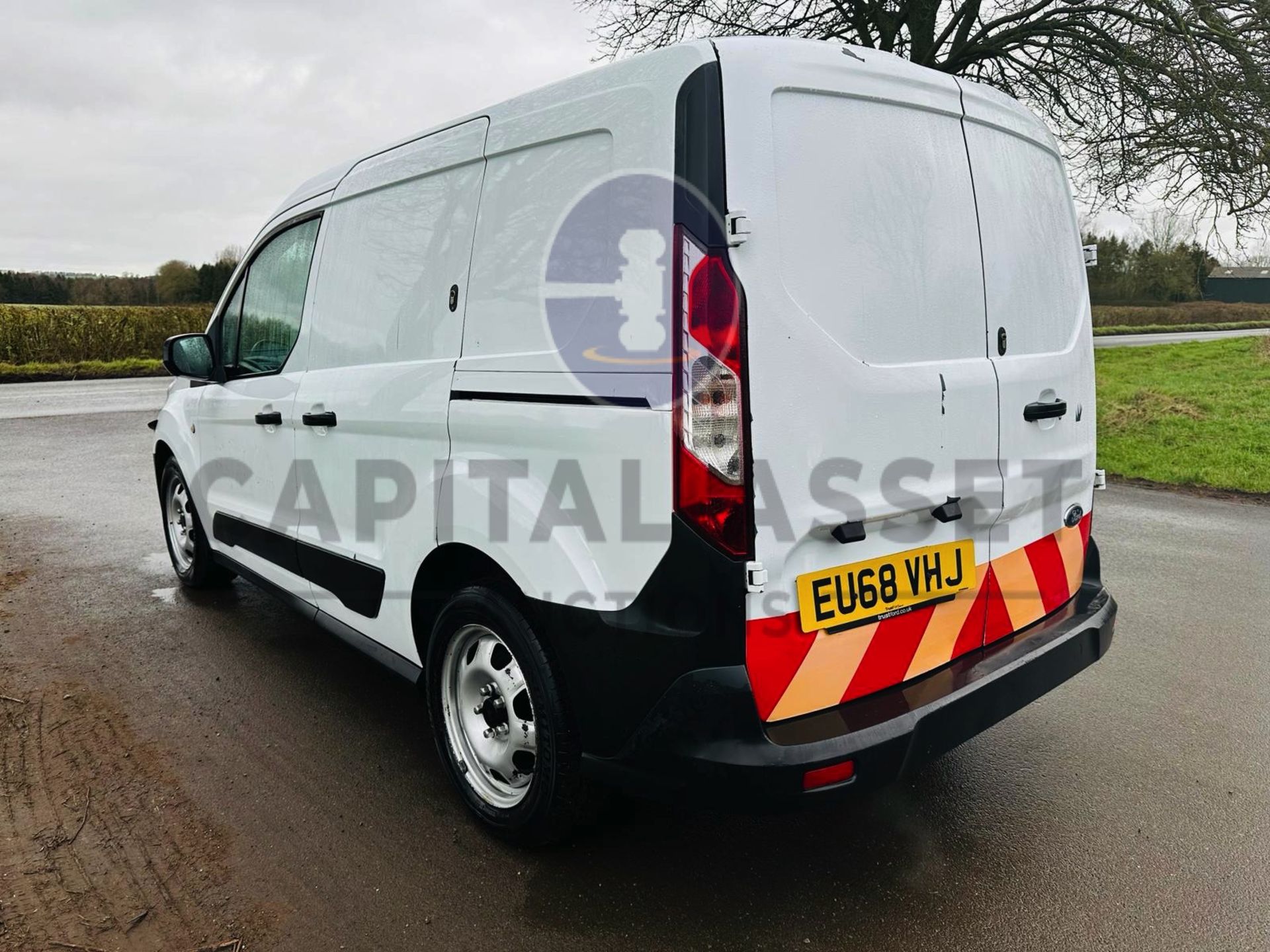 (ON SALE )FORD TRANSIT CONNECT 1.5TDCI (100) 5 SEATER DUALINER / CREW VAN (2019 MODEL) 1 OWNER - Image 11 of 29