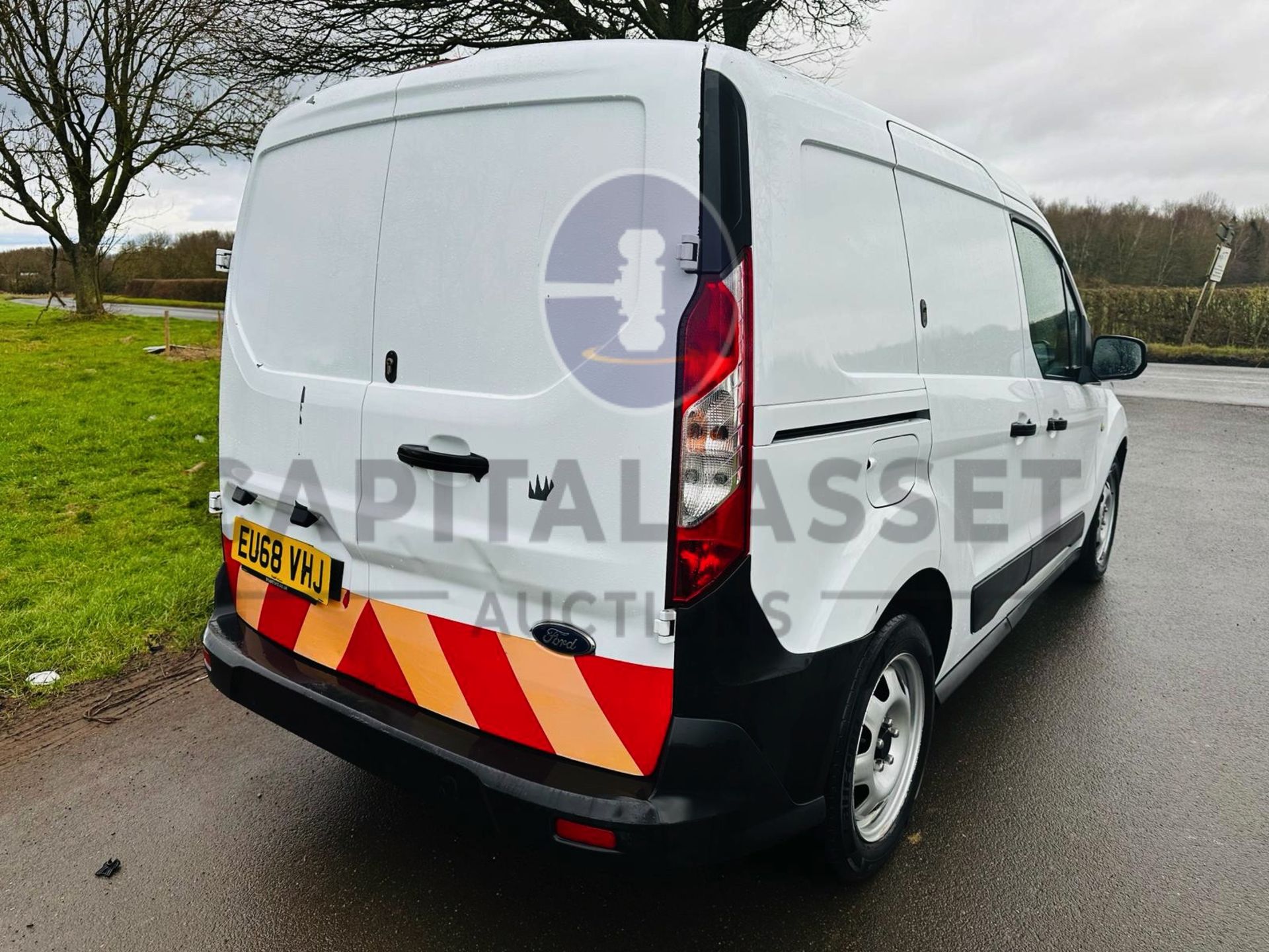 (ON SALE )FORD TRANSIT CONNECT 1.5TDCI (100) 5 SEATER DUALINER / CREW VAN (2019 MODEL) 1 OWNER - Image 9 of 29