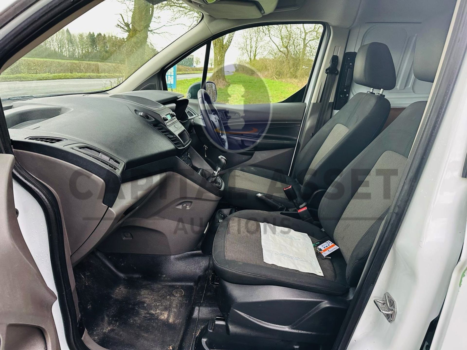 (ON SALE )FORD TRANSIT CONNECT 1.5TDCI (100) 5 SEATER DUALINER / CREW VAN (2019 MODEL) 1 OWNER - Image 24 of 29