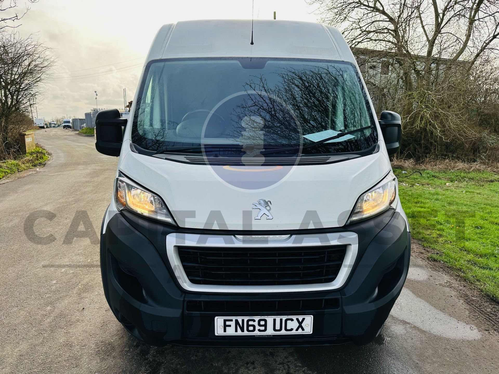 PEUGEOT BOXER *PROFESSIONAL* L4 XLWB 6 SEATER CREW VAN (2020 - EURO 6) 2.2 BLUE HDI - 6 SPEED *A/C* - Image 3 of 29