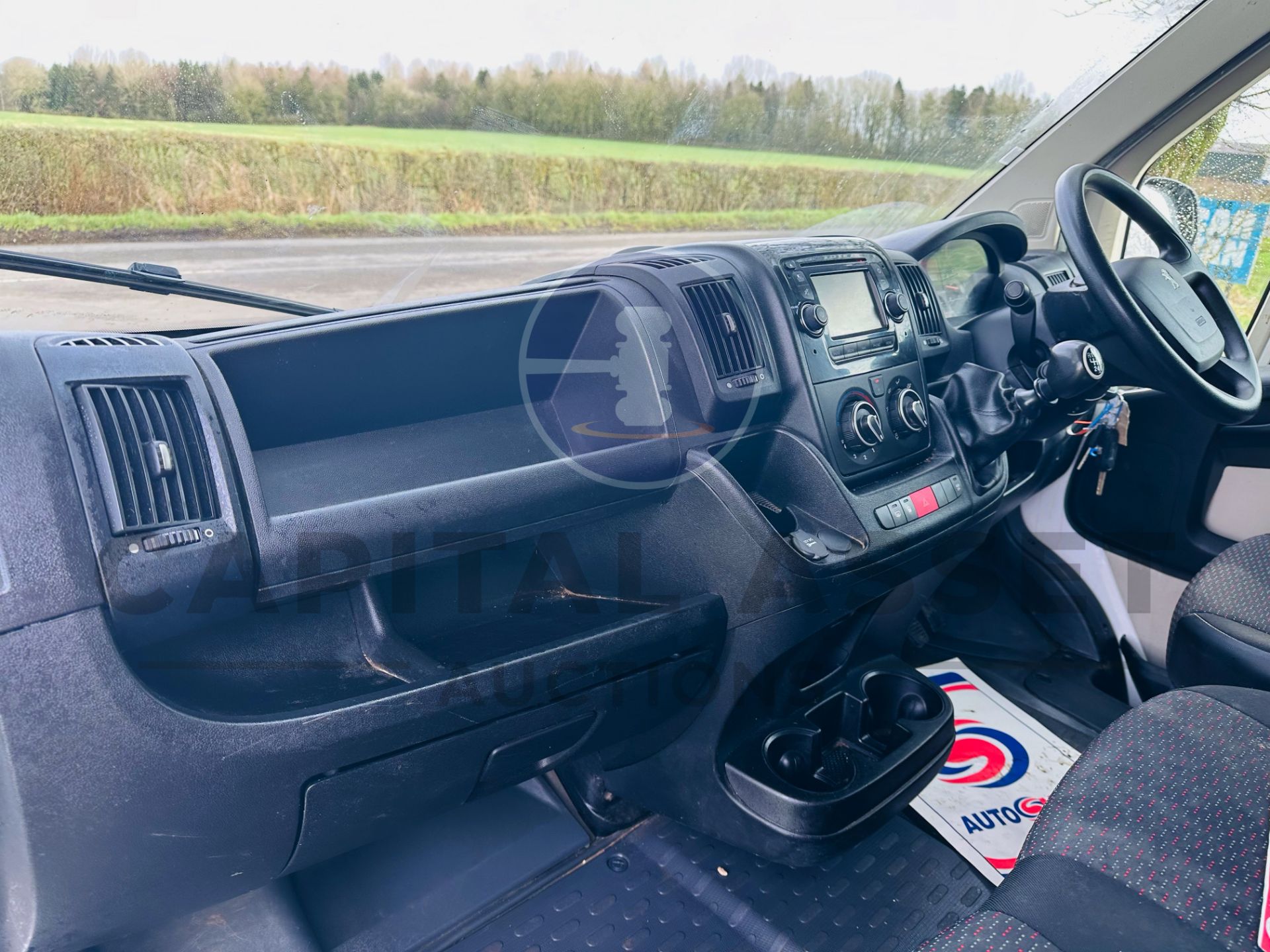 PEUGEOT BOXER *PROFESSIONAL* LWB HI-ROOF (2019 - EURO 6) 2.2 BLUE HDI - 6 SPEED *A/C* (1 OWNER) - Image 16 of 28