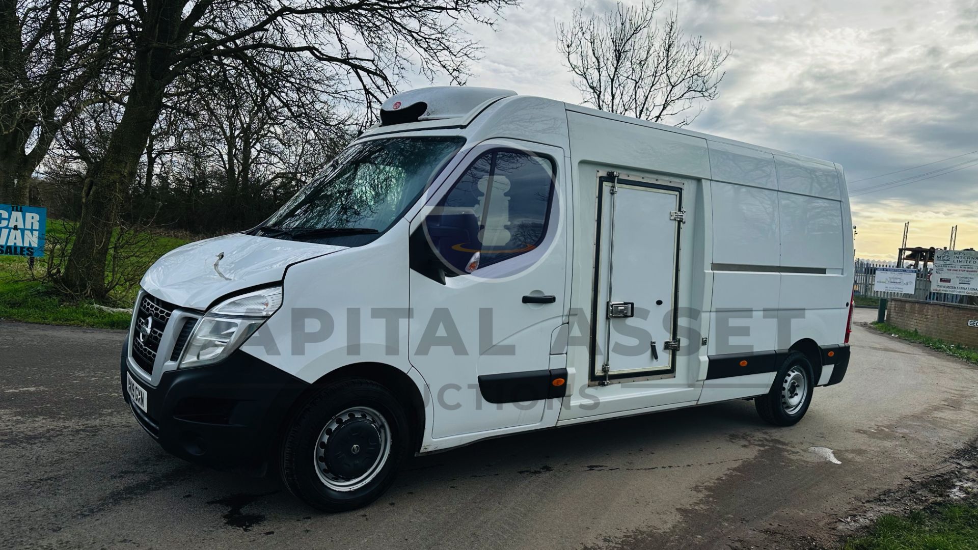 NISSAN NV400 SE *LWB - REFRIGERATED VAN* (2019 - EURO 6) 2.3 DCI - 6 SPEED *AIR CON* (1 OWNER) - Image 7 of 37