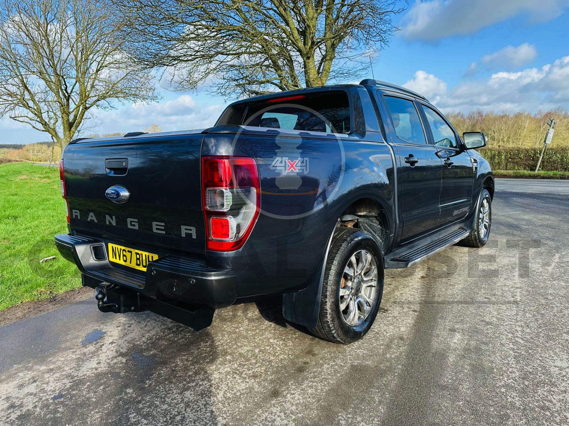 FORD RANGER *WILDTRAK EDITION* DOUBLE CAB PICK-UP (2018 - EURO 6) 3.2 TDCI - AUTOMATIC (1 OWNER) - Image 10 of 37