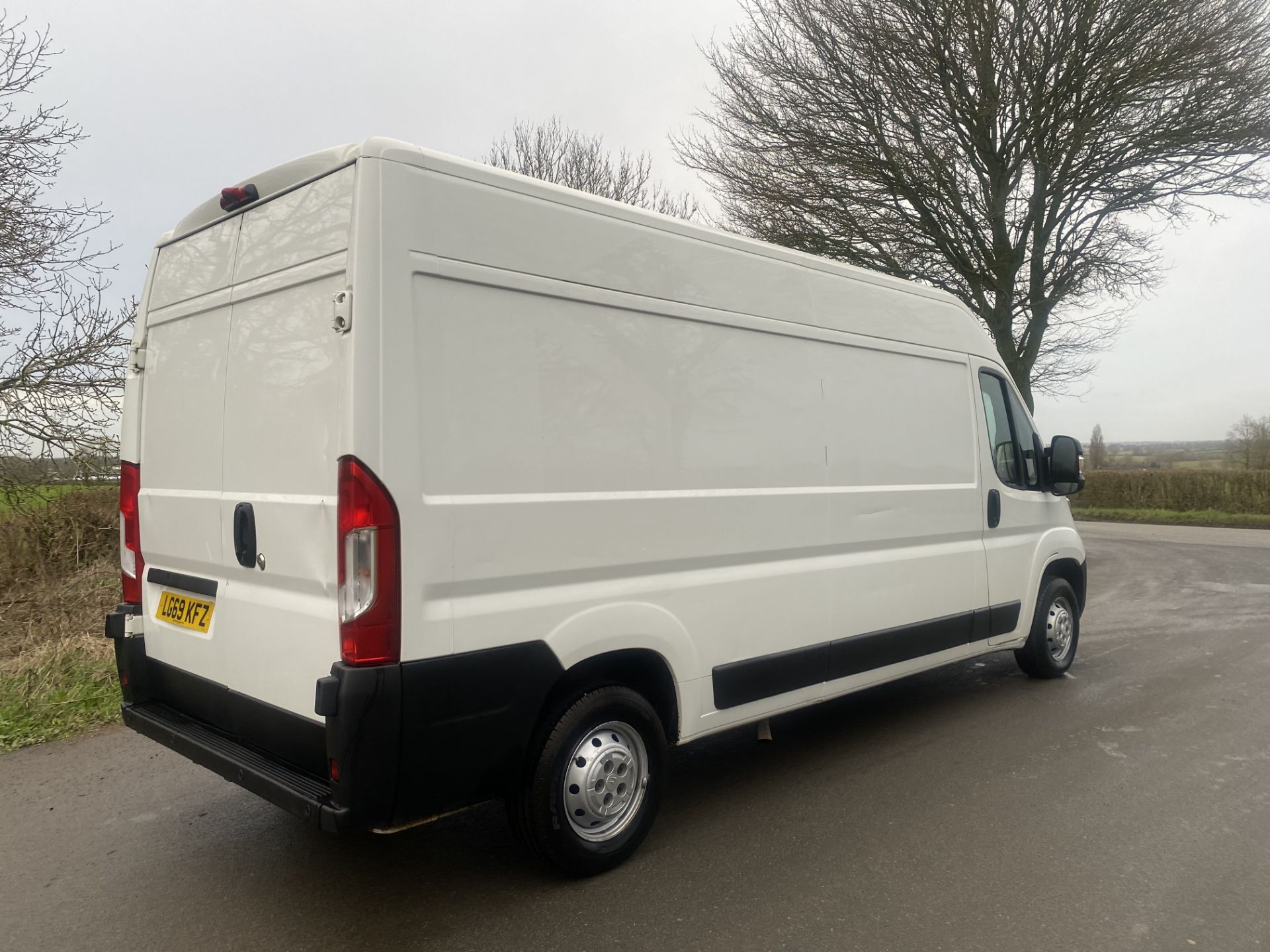 CITROEN RELAY 2.2 BLUE HDI (140) LONG WHEEL BASE HIGH ROOF - 2020 MODEL - ONLY 88K MILES - SAT NAV - Image 8 of 26