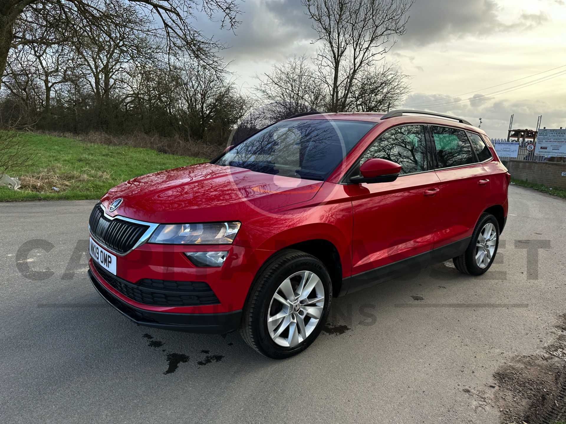 (ON SALE) SKODA KAROQ 1.6TDI "SE" TECHNOLOGY "DSG AUTO" 19 REG - 1 OWNER - SAT NAV - AIR CON - LOOK! - Image 6 of 45