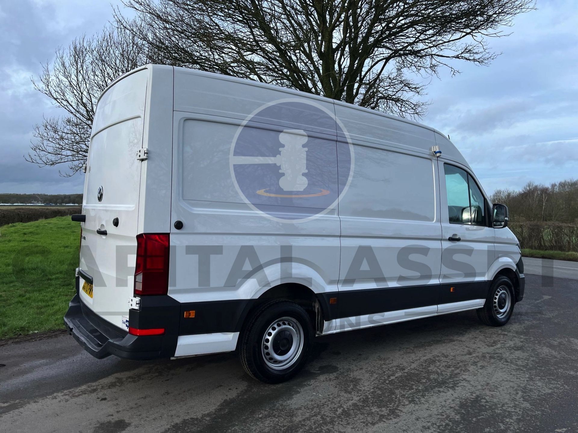 VOLKSWAGEN CRAFTER CR35 2.0TDI "TRENDLINE" BMT MWB (2021) FRIDGE/FREEZER -1 OWNER -OVERNIGHT STANDBY - Image 13 of 32