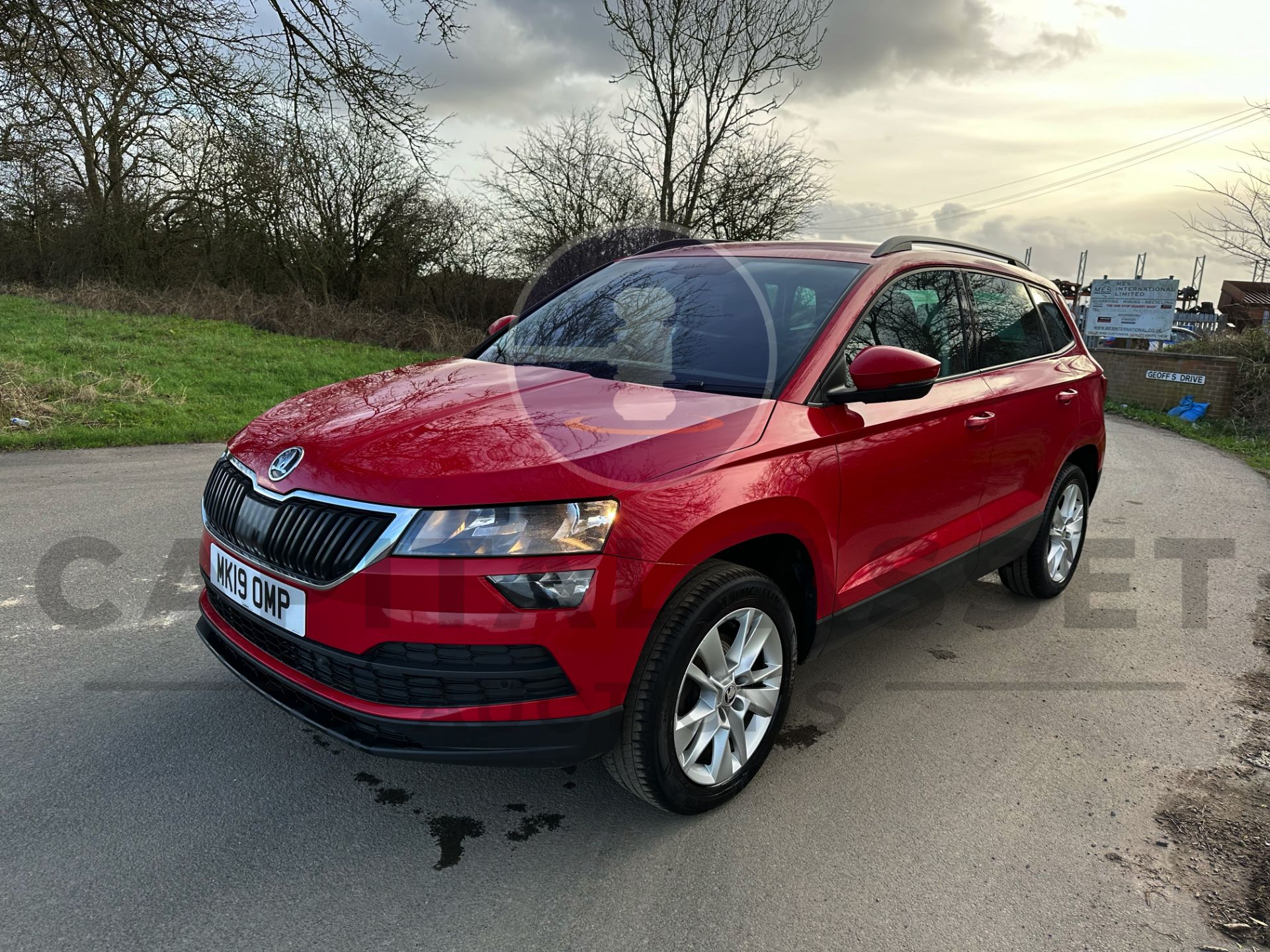 (ON SALE) SKODA KAROQ 1.6TDI "SE" TECHNOLOGY "DSG AUTO" 19 REG - 1 OWNER - SAT NAV - AIR CON - LOOK! - Image 5 of 45