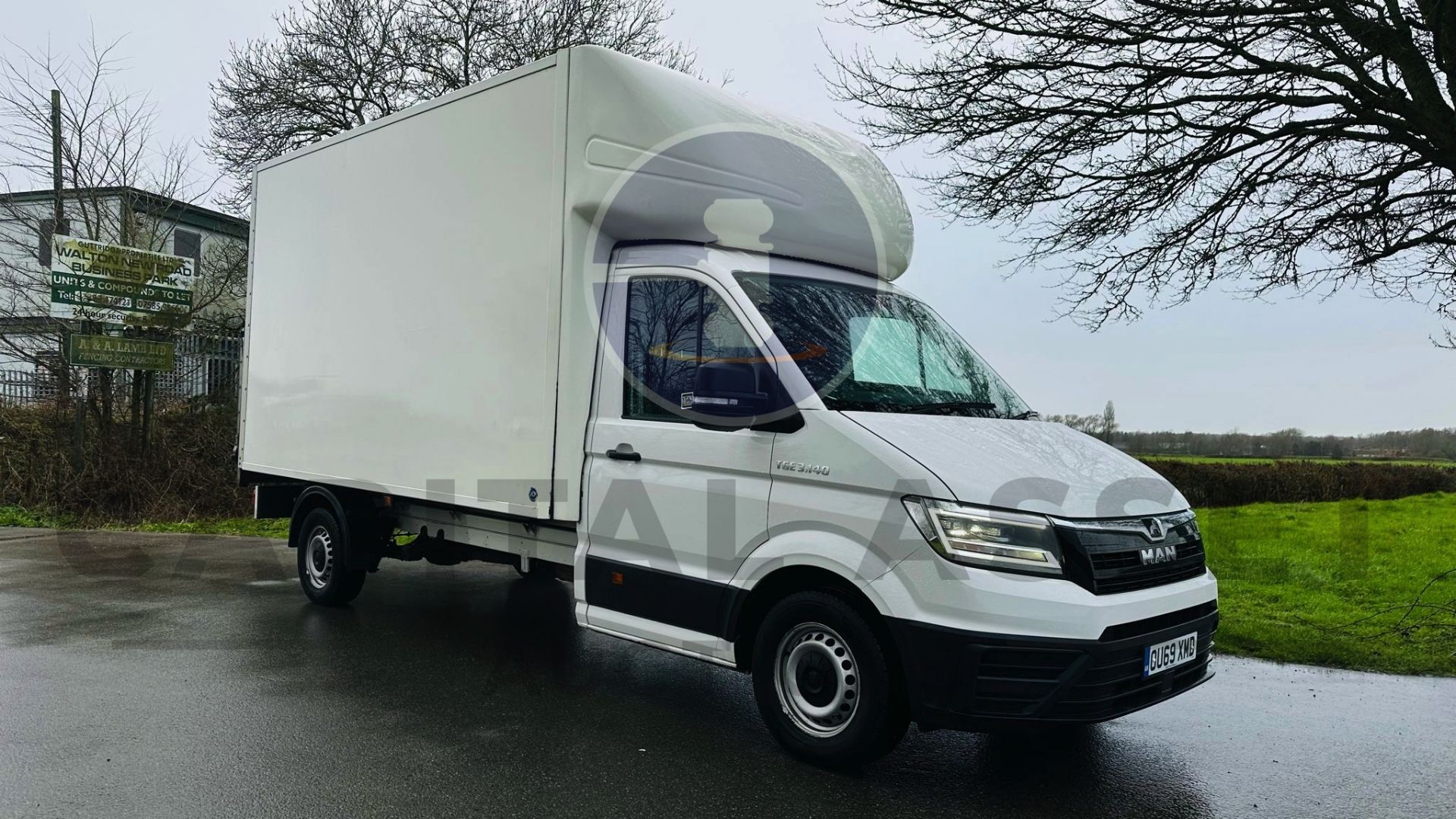 (On Sale) MAN TGE 3.140 *LWB - LUTON / BOX VAN* (69 REG - EURO 6) 140 BHP - 6 SPEED (1 OWNER) - Image 2 of 39