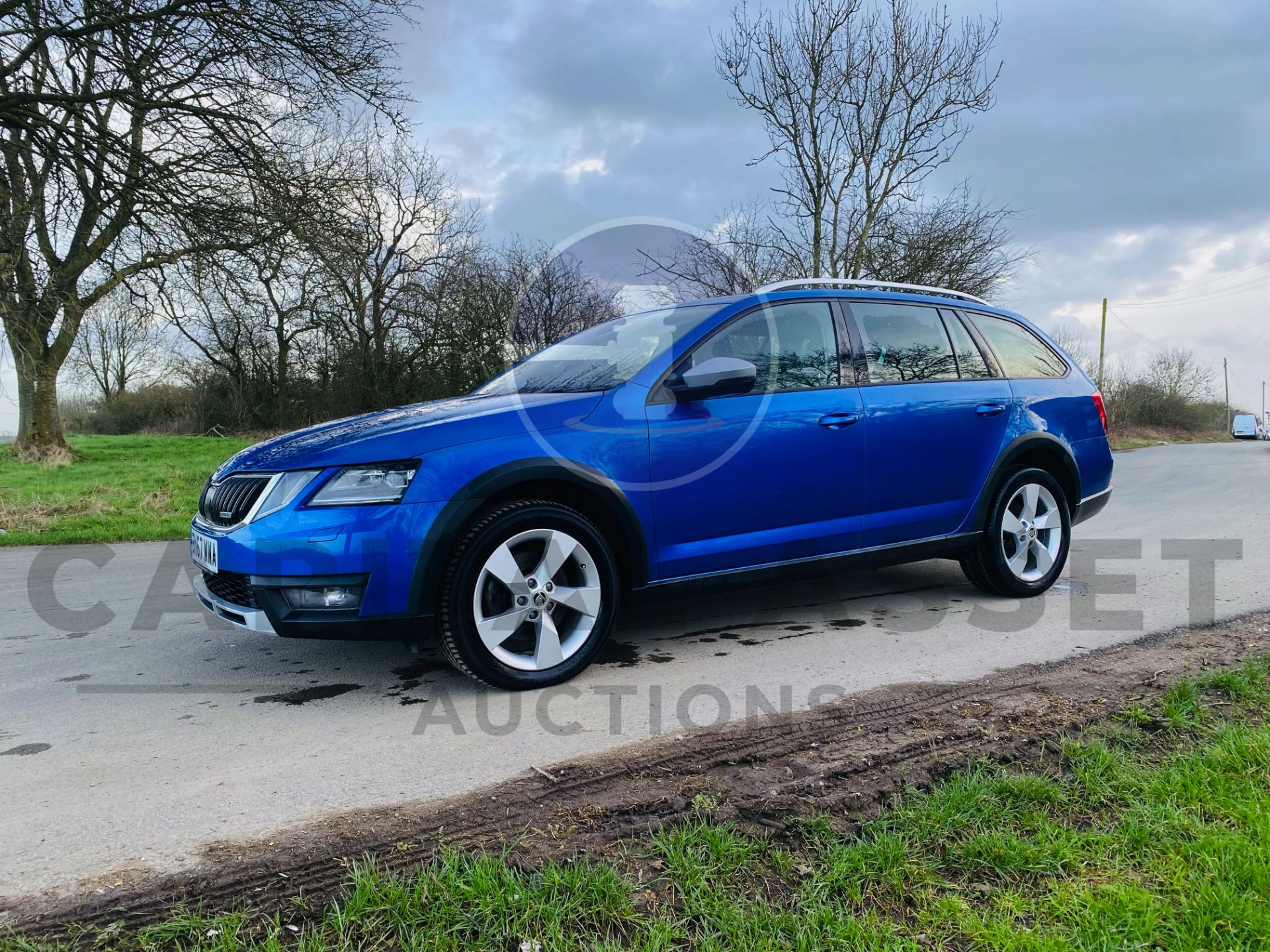 (On Sale) SKODA OCTAVIA *SCOUT. EDITION / 4 X 4 ESTATE* DSG AUTO 184BHP 2.0 TDI 2018 MODEL - 1 OWNER - Image 4 of 29