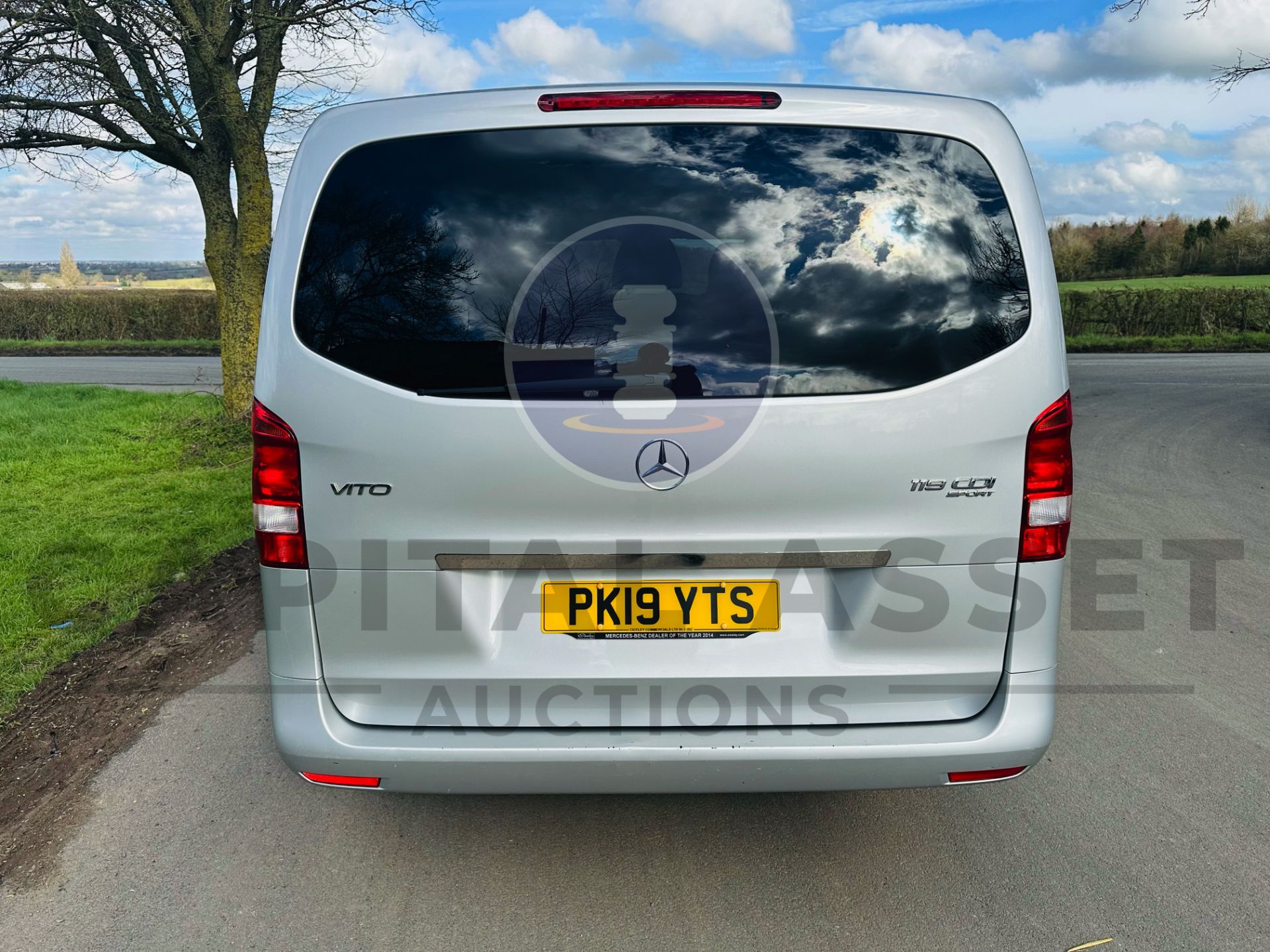 MERCEDES-BENZ VITO 119 CDI *SPORT "LWB DUALINER" 7G AUTOMATIC - 19 REG - ONLY 74K MILES - WOW!!! - Image 11 of 38