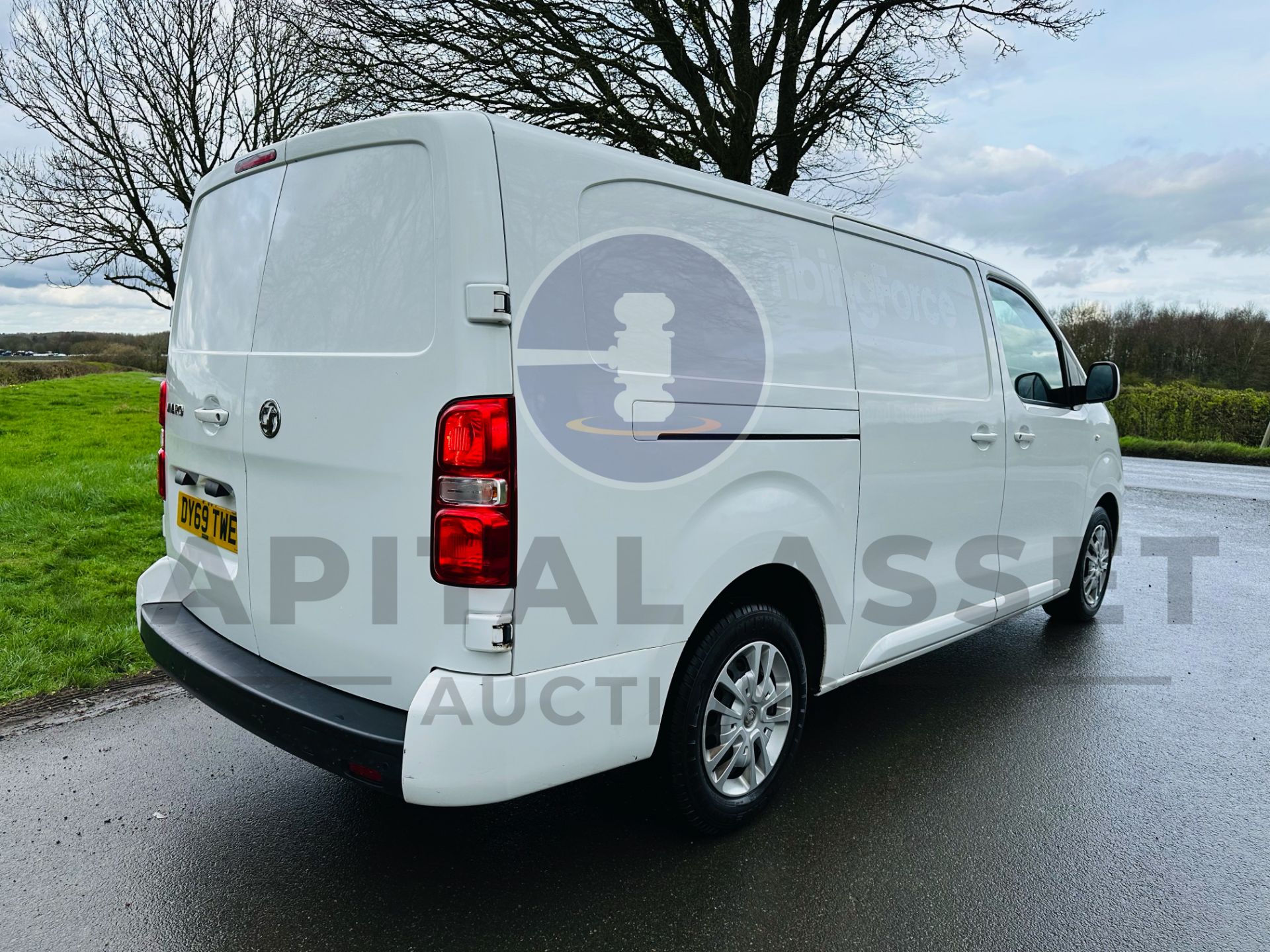 (ON SALE) VAUXHALL VIVARO 2.0 DCTI (SPORTIVE S/S - BLUE EURO 6 EDITION) 2020 MODEL - AC - NEW SHAPE - Image 9 of 32