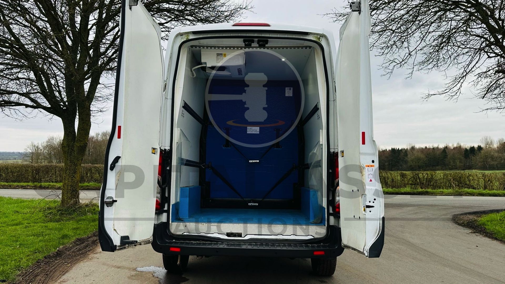 FORD TRANSIT 130 T350 *LWB - REFRIGERATED VAN* (2019 - EURO 6) 2.0 TDCI - 6 SPEED *EURO 6* (3500 KG) - Image 18 of 39