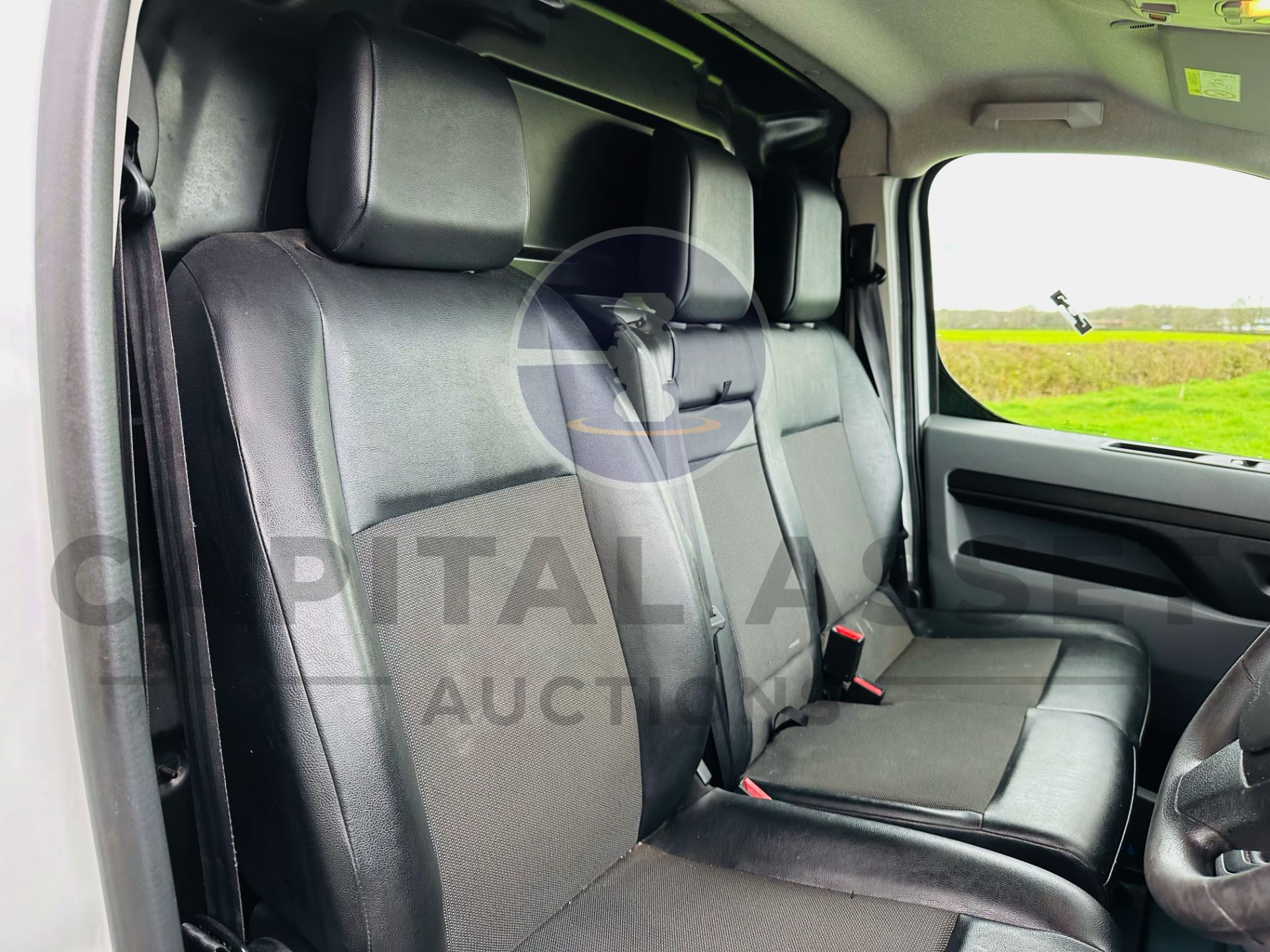 (ON SALE) VAUXHALL VIVARO 2.0 DCTI (SPORTIVE S/S - BLUE EURO 6 EDITION) 2020 MODEL - AC - NEW SHAPE - Image 22 of 32