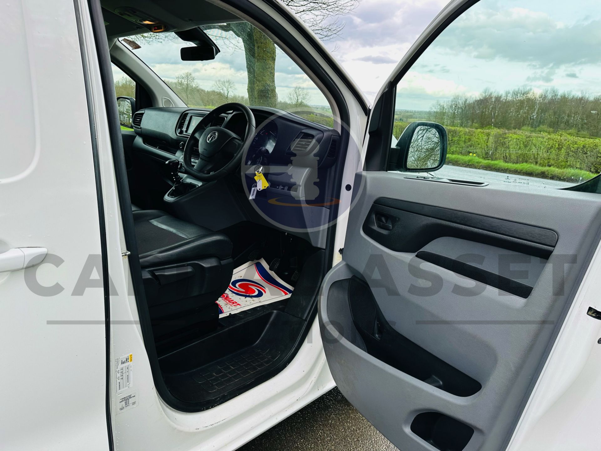 (ON SALE) VAUXHALL VIVARO 2.0 DCTI (SPORTIVE S/S - BLUE EURO 6 EDITION) 2020 MODEL - AC - NEW SHAPE - Image 20 of 32