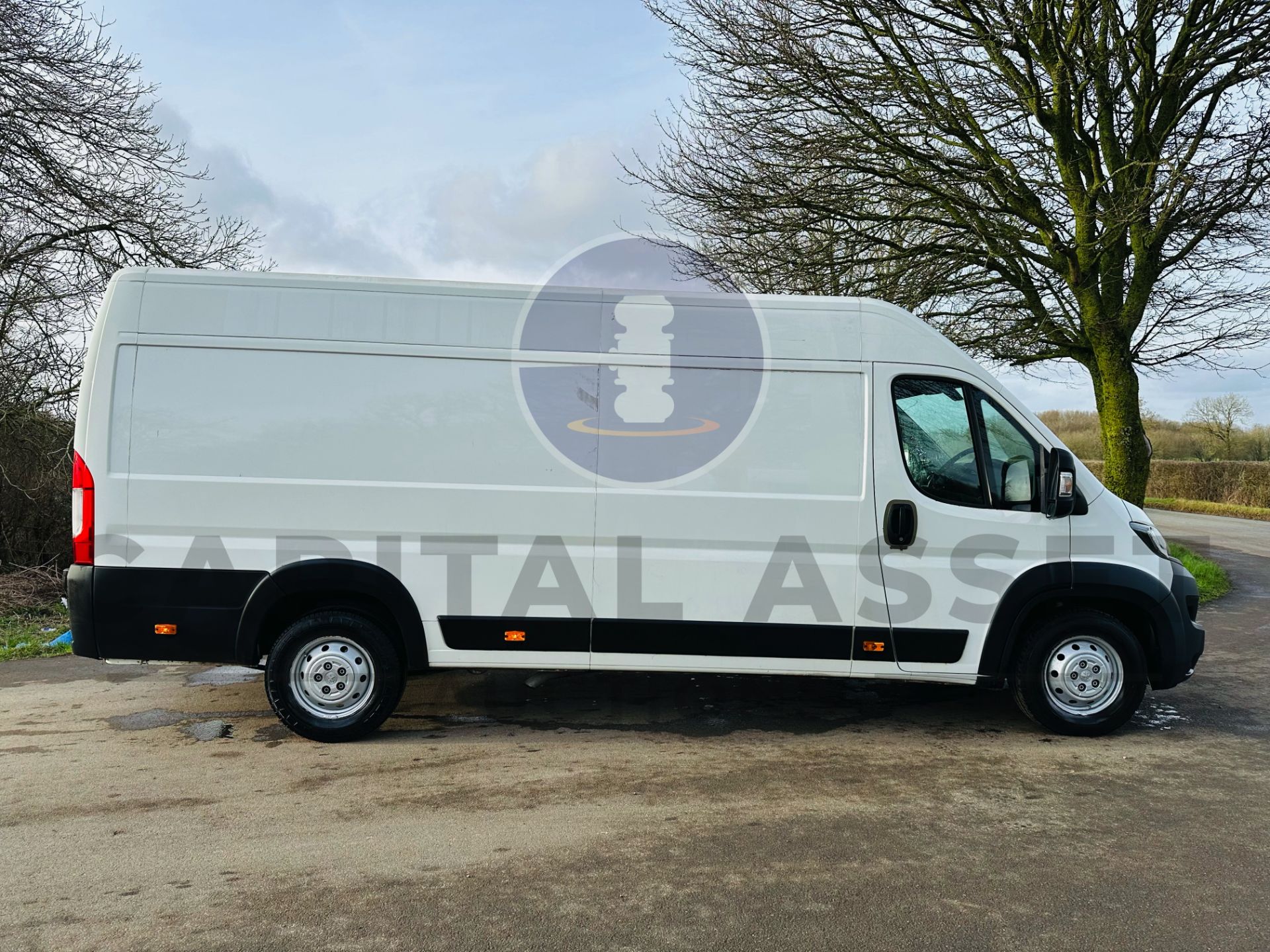 PEUGEOT BOXER *PROFESSIONAL* L4 XLWB 6 SEATER CREW VAN (2020 - EURO 6) 2.2 BLUE HDI - 6 SPEED *A/C* - Image 10 of 29