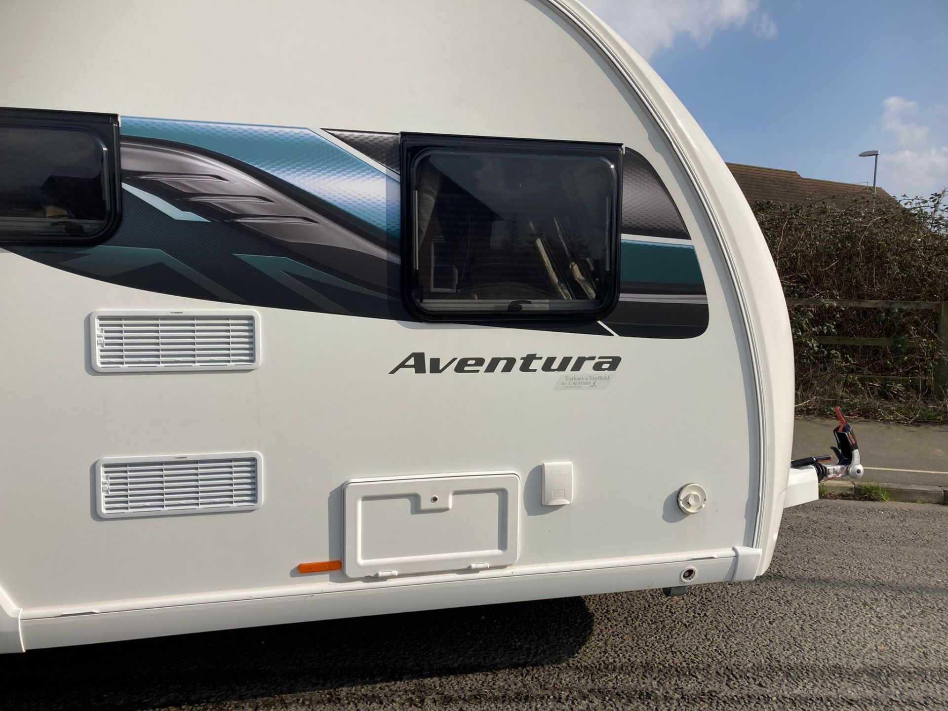 SWIFT AVENTURA M4SB (2021) 4 BERTH TOURING CARAVAN - 1 OWNER - UK SUPPLIED GREAT SPEC - Image 9 of 37